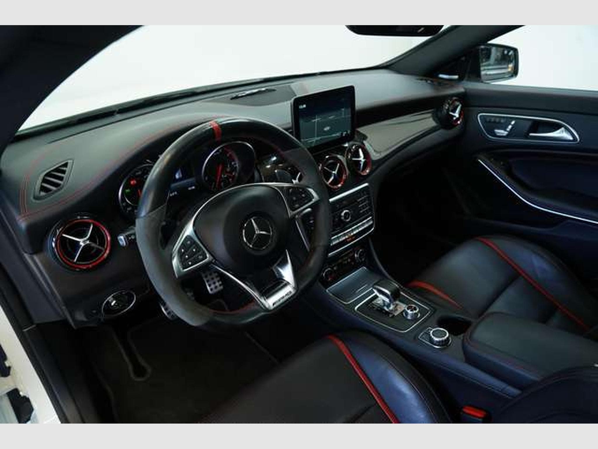 Mercedes CLA 45 AMG Schale *Pano S-Abgas * (2016) - Foto 30