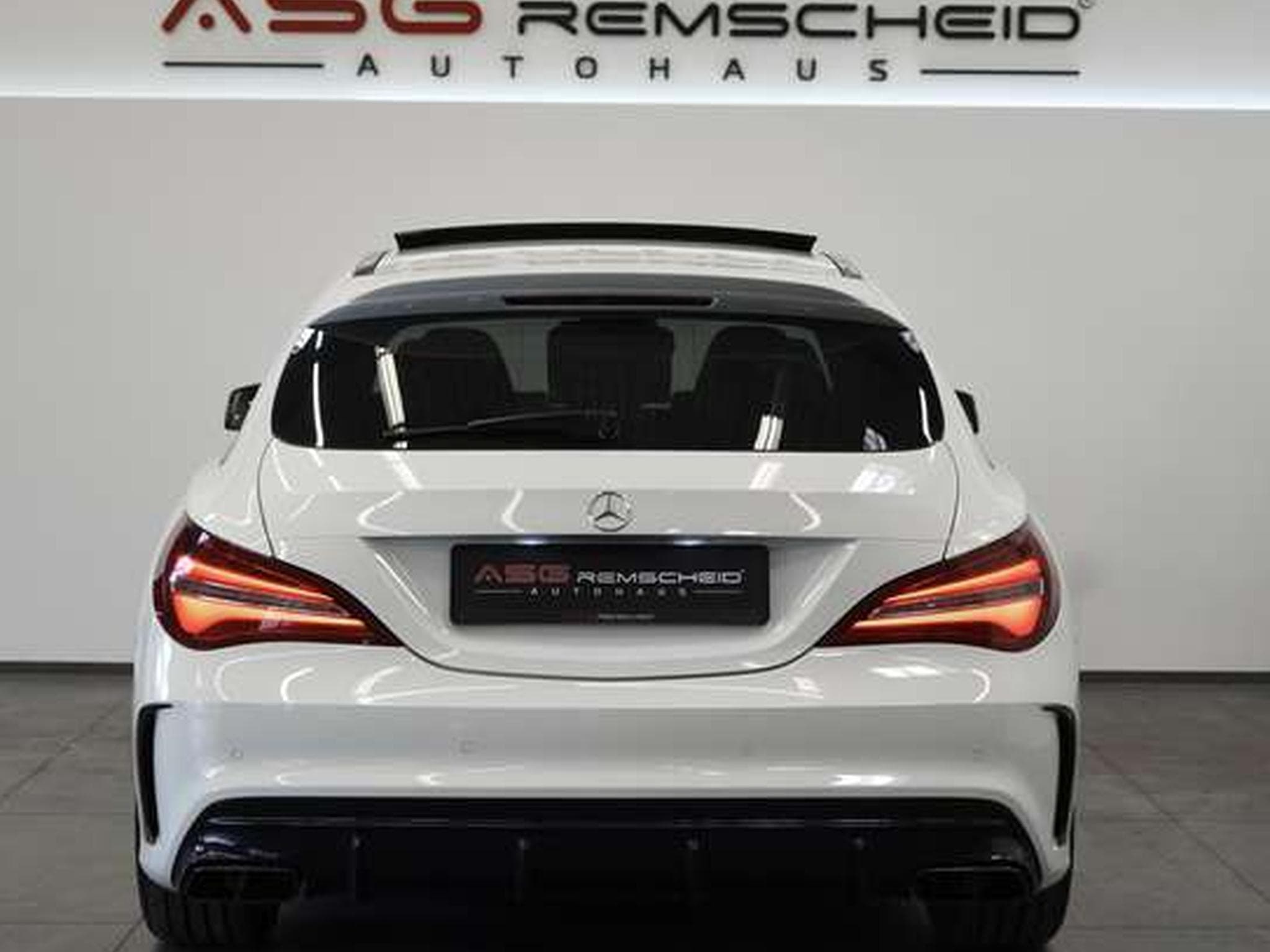Mercedes CLA 45 AMG Schale *Pano S-Abgas * (2016) - Foto 35