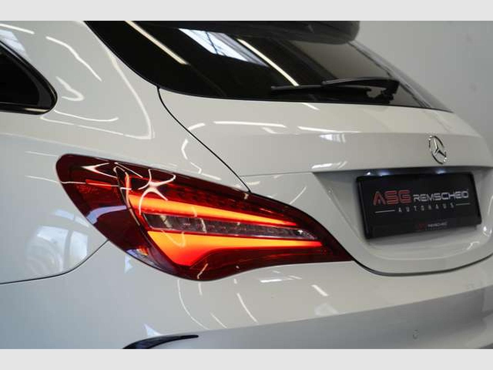 Mercedes CLA 45 AMG Schale *Pano S-Abgas * (2016) - Foto 37