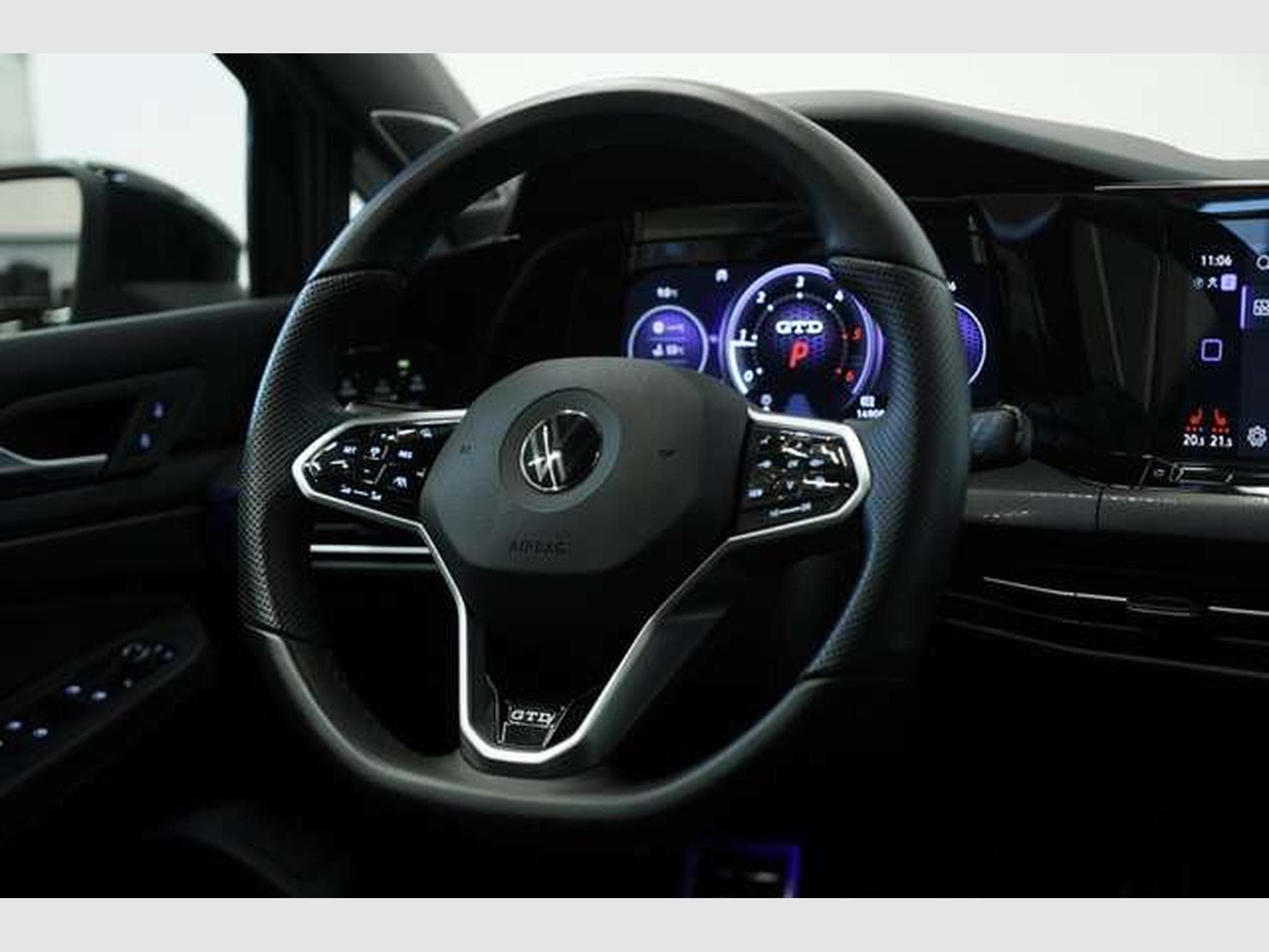 VW Golf 8 GTD DSG BlackStyle *19 *ACC*Pano*Kam (2022) - Foto 44