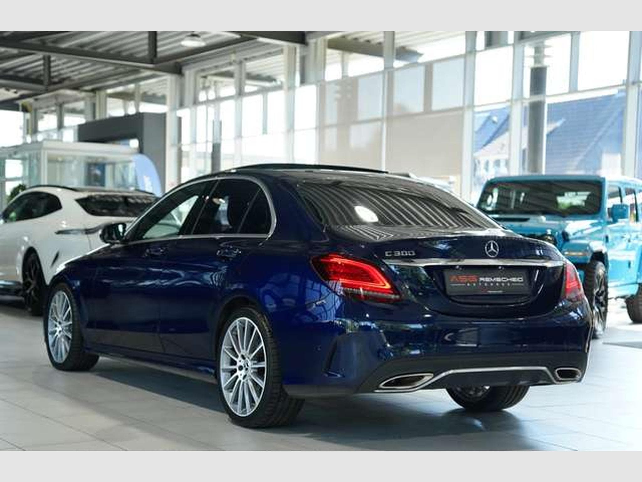Mercedes C 300 Limousine AMG Line *2.H *19 *Pano *MB100 (2019) - Foto 10