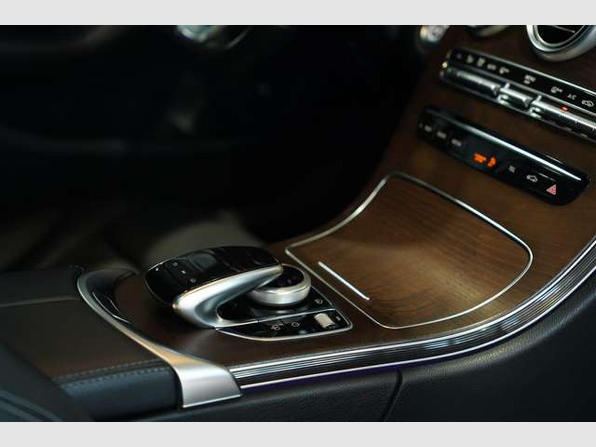 Mercedes C 300 Limousine AMG Line *2.H *19 *Pano *MB100 (2019) - Foto 17