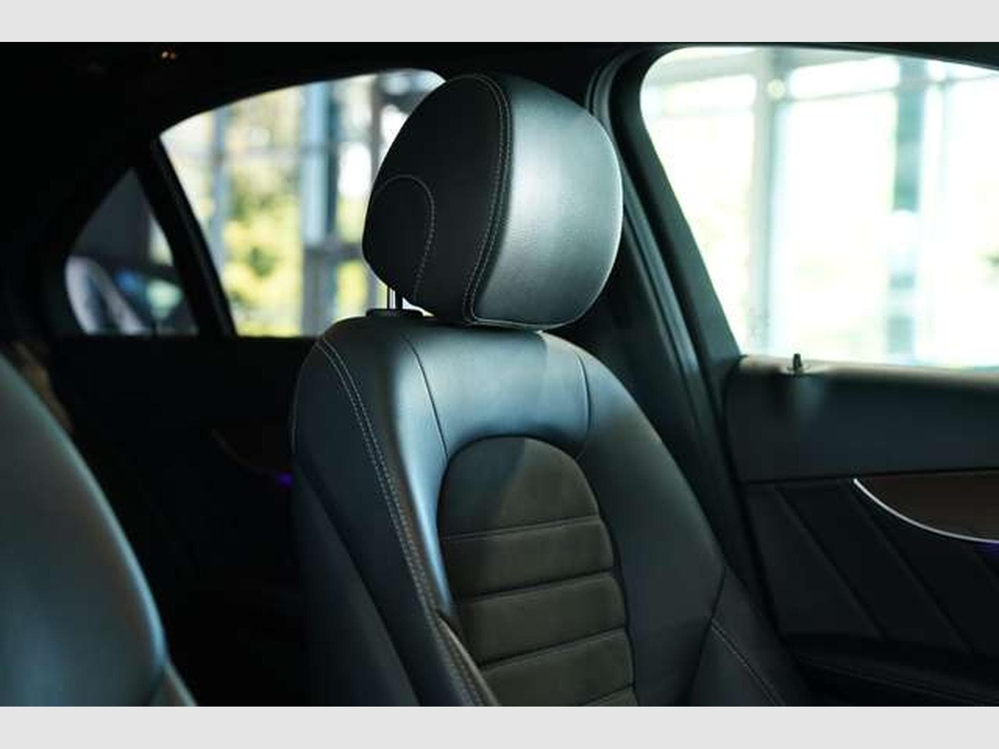 Mercedes C 300 Limousine AMG Line *2.H *19 *Pano *MB100 (2019) - Foto 22