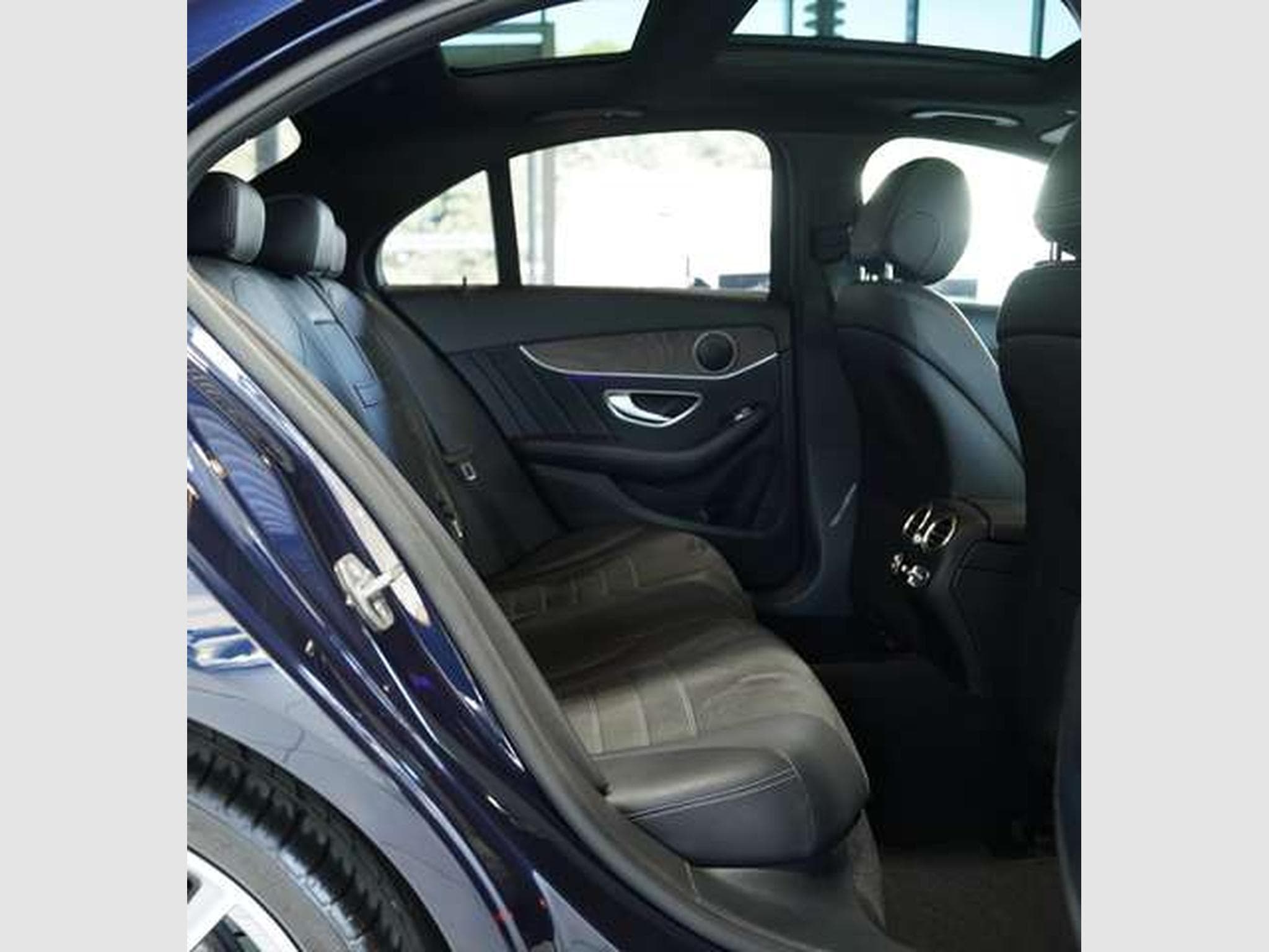 Mercedes C 300 Limousine AMG Line *2.H *19 *Pano *MB100 (2019) - Foto 23