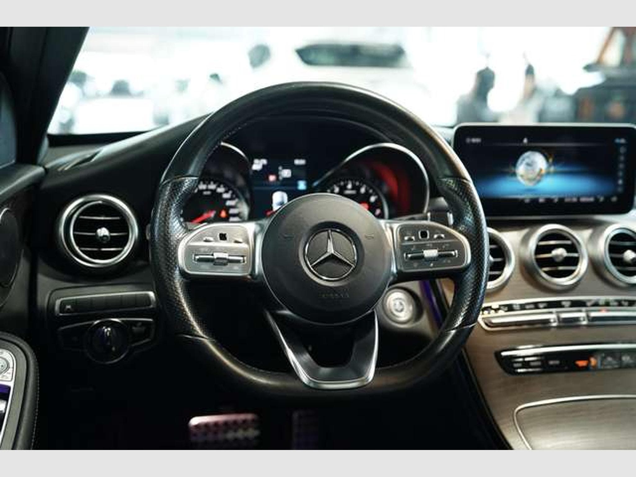 Mercedes C 300 Limousine AMG Line *2.H *19 *Pano *MB100 (2019) - Foto 43
