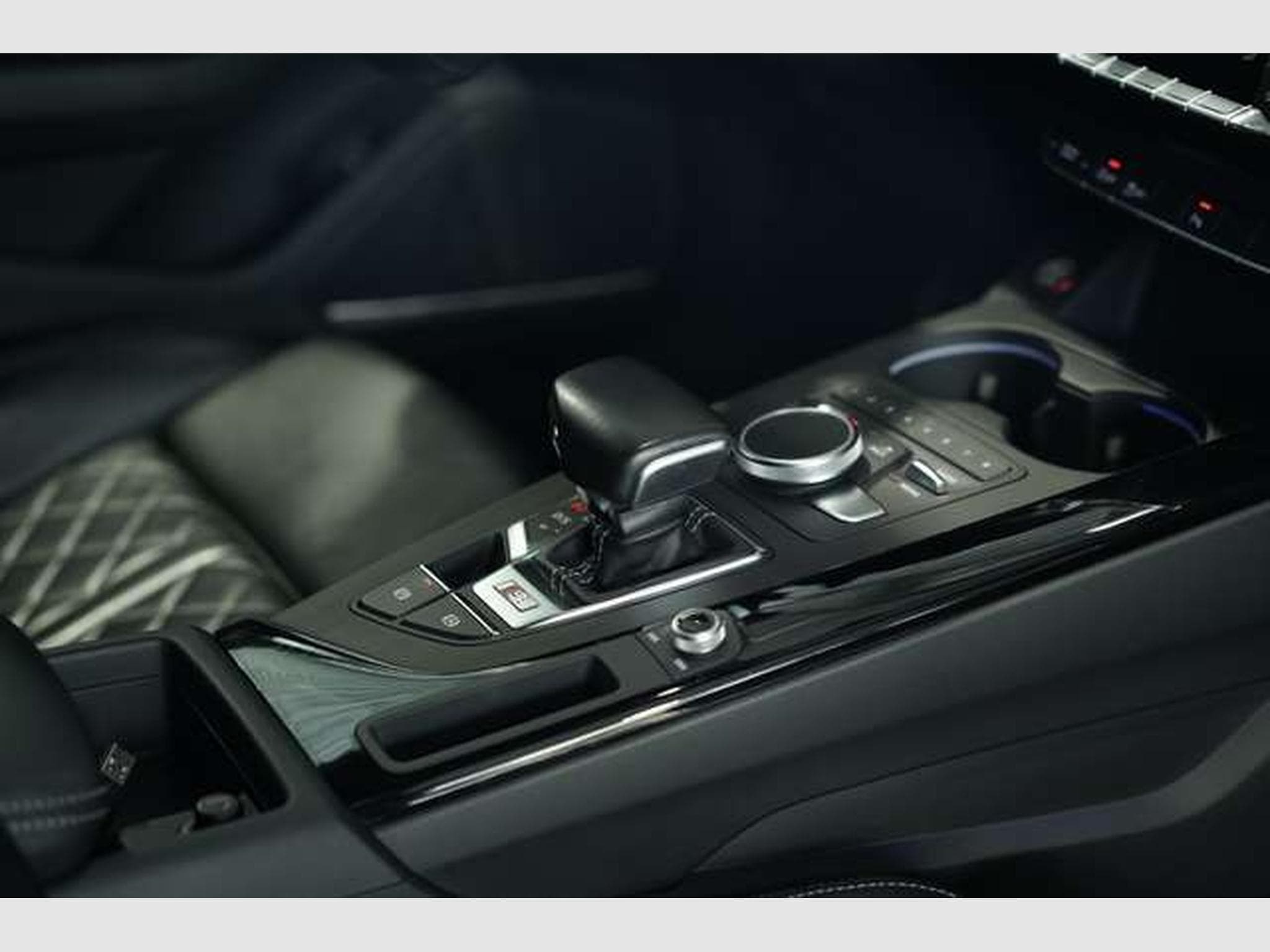 Audi S4 Avant 3.0 TFSI q. 2.H *B&O *MATRIX *S-Sitze (2017) - Photo 17