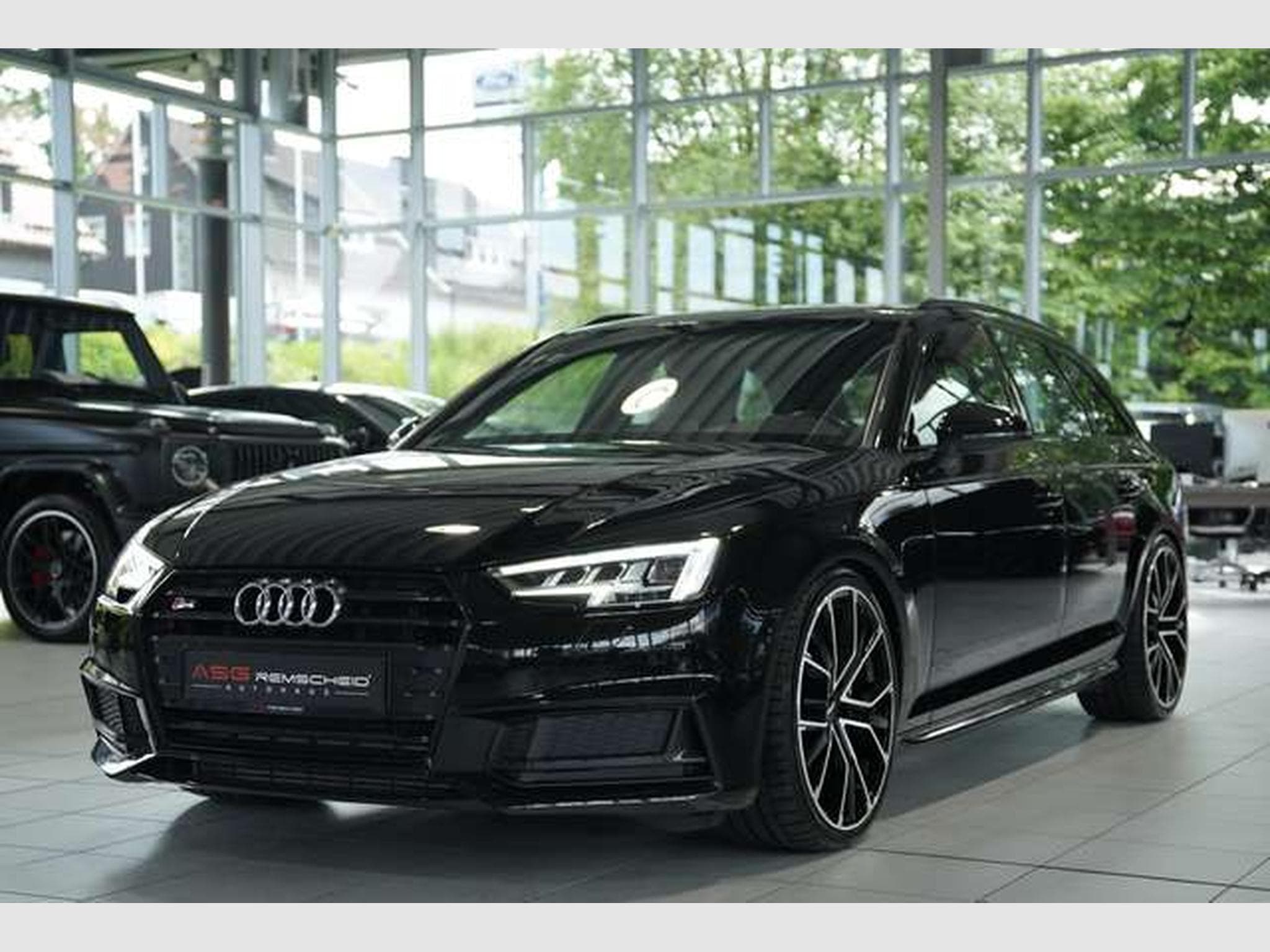 Audi S4 Avant 3.0 TFSI q. 2.H *B&O *MATRIX *S-Sitze (2017) - Photo 4
