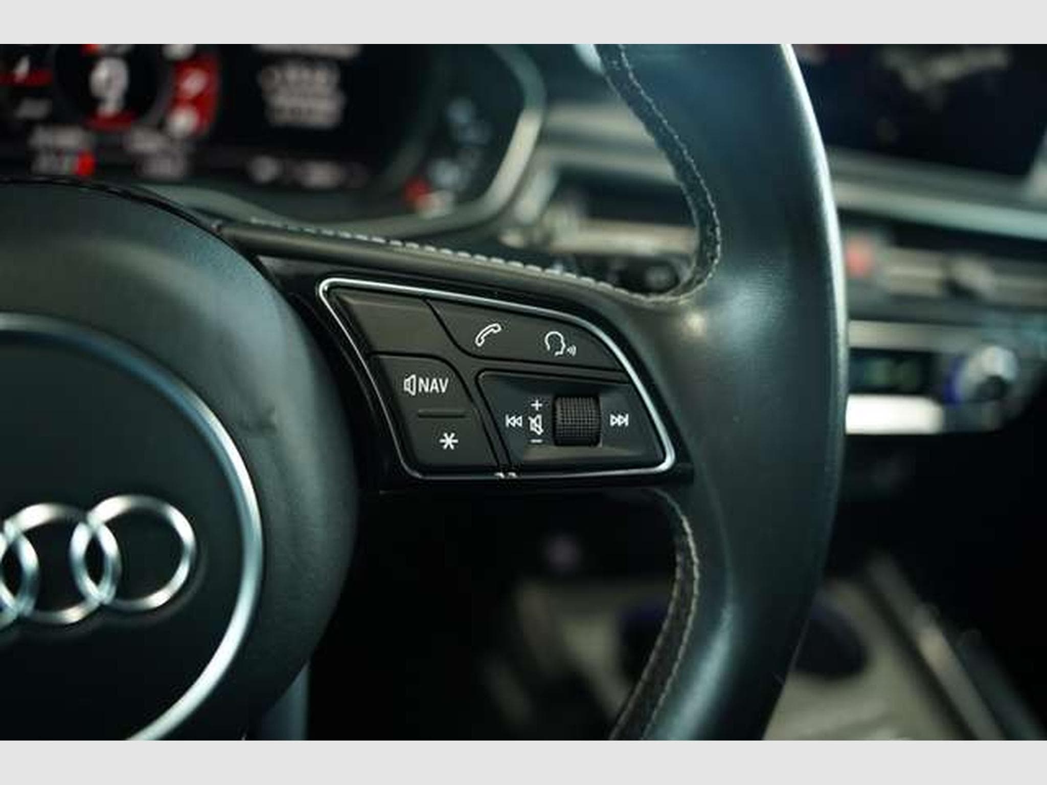 Audi S4 Avant 3.0 TFSI q. 2.H *B&O *MATRIX *S-Sitze (2017) - Photo 44