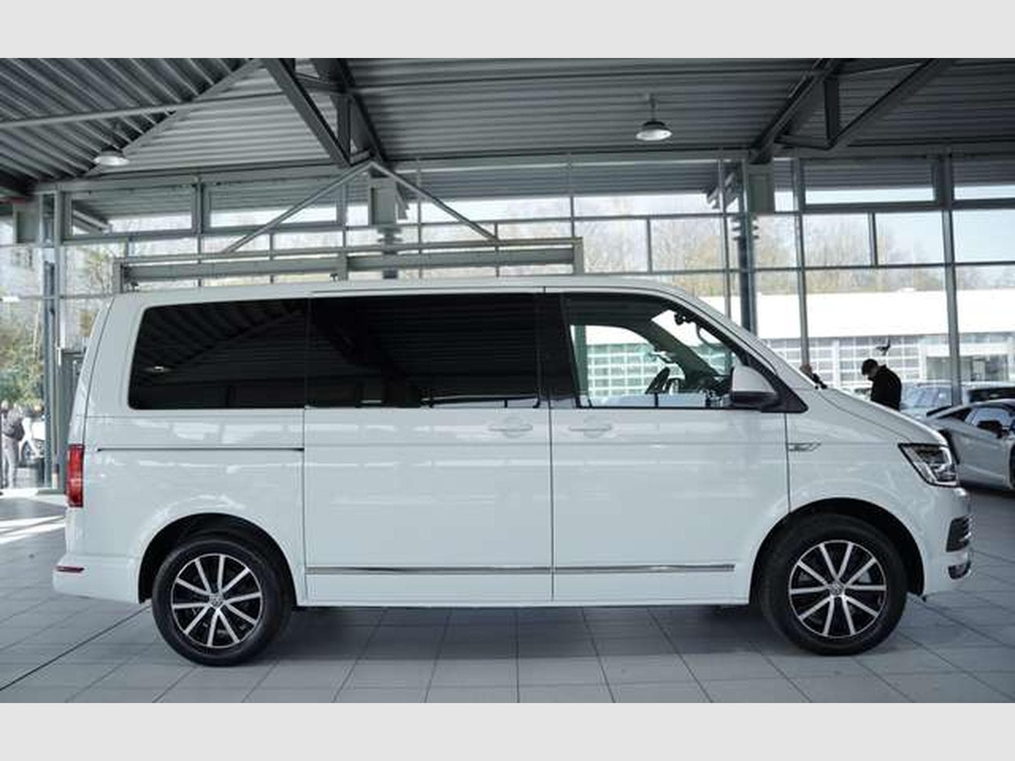 VW T6.1 Generation Six *1.H *ACC*AHK*7-Sitze (2018) - Photo 8