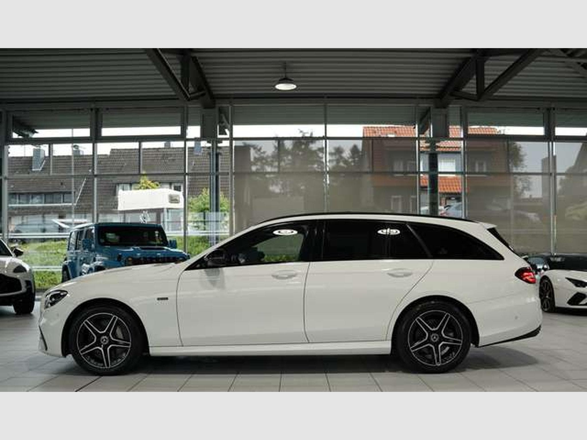 Mercedes E 300 e T AMG Line *Pano *BURM *Night (2021) - Foto 10