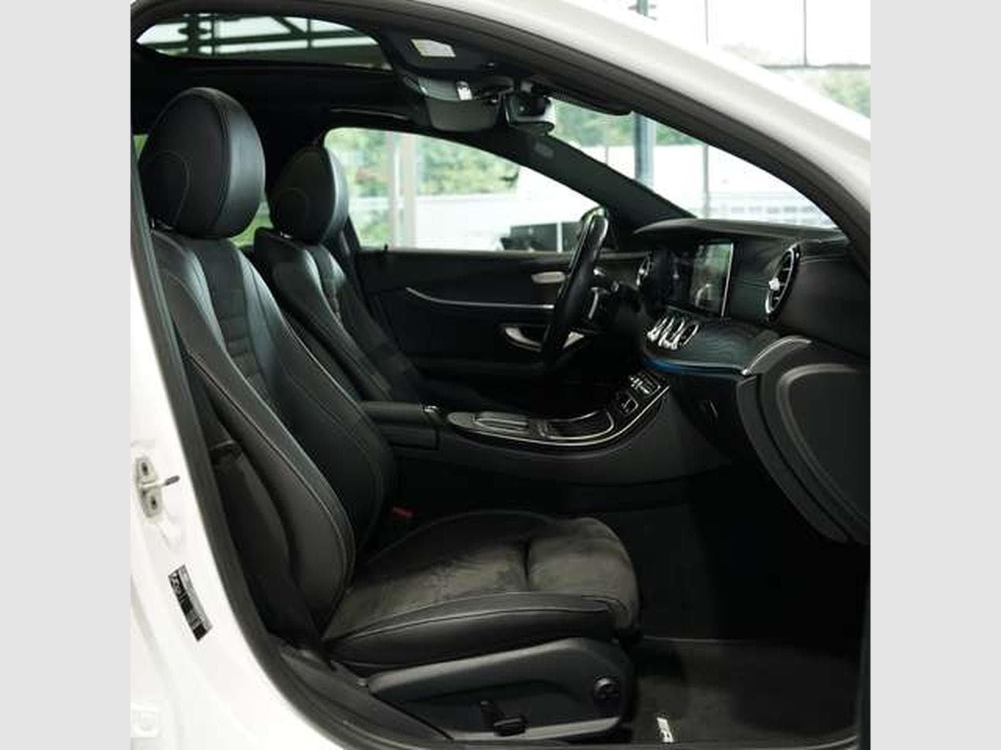 Mercedes E 300 e T AMG Line *Pano *BURM *Night (2021) - Foto 16