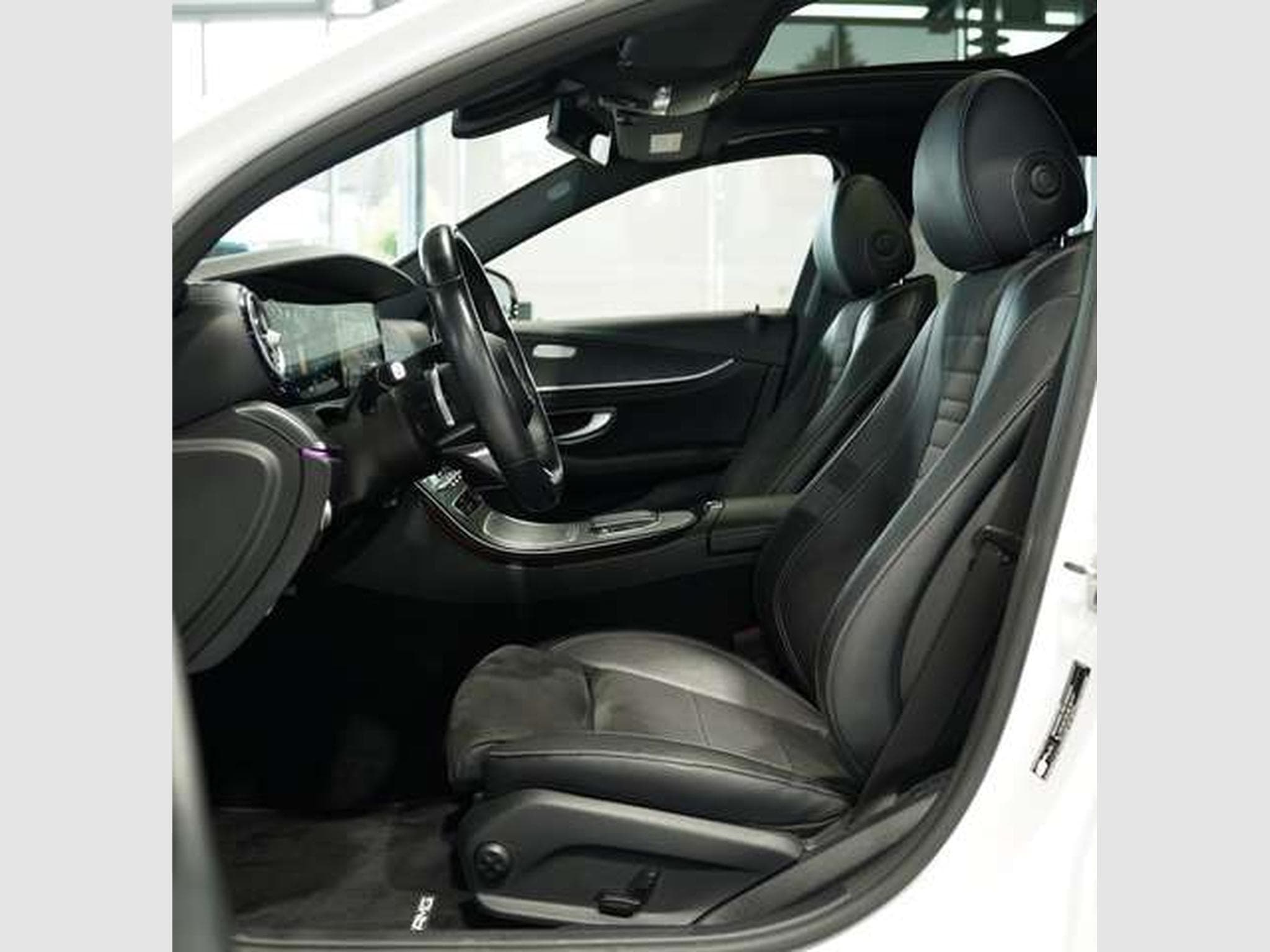 Mercedes E 300 e T AMG Line *Pano *BURM *Night (2021) - Foto 24