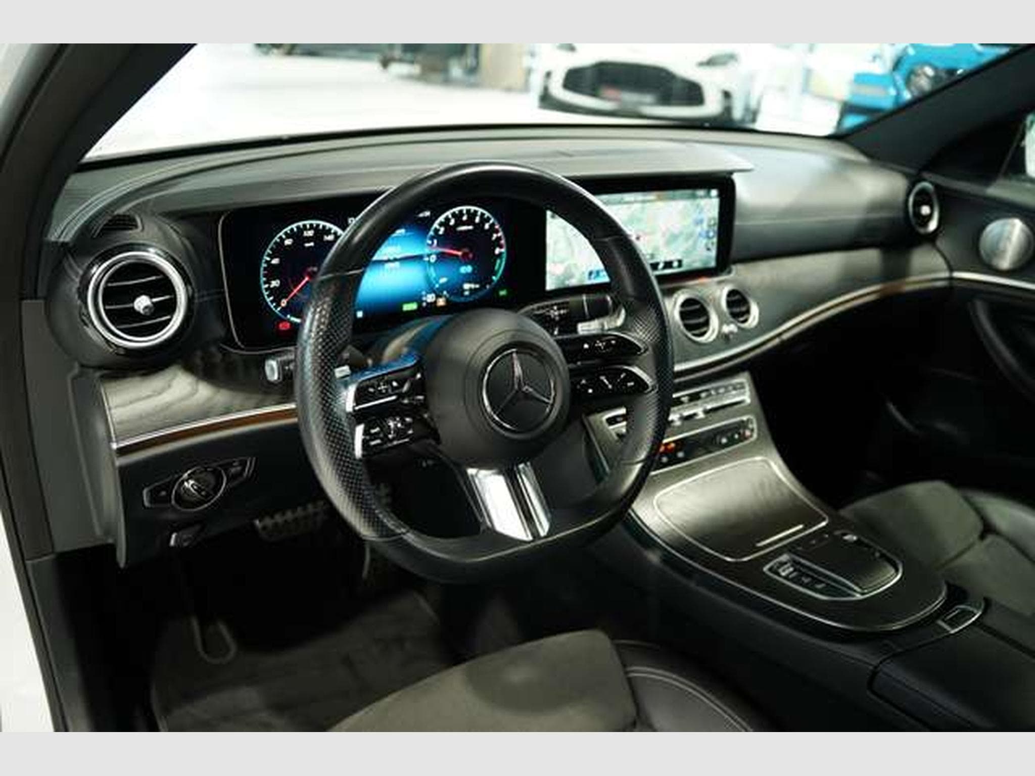 Mercedes E 300 e T AMG Line *Pano *BURM *Night (2021) - Foto 28