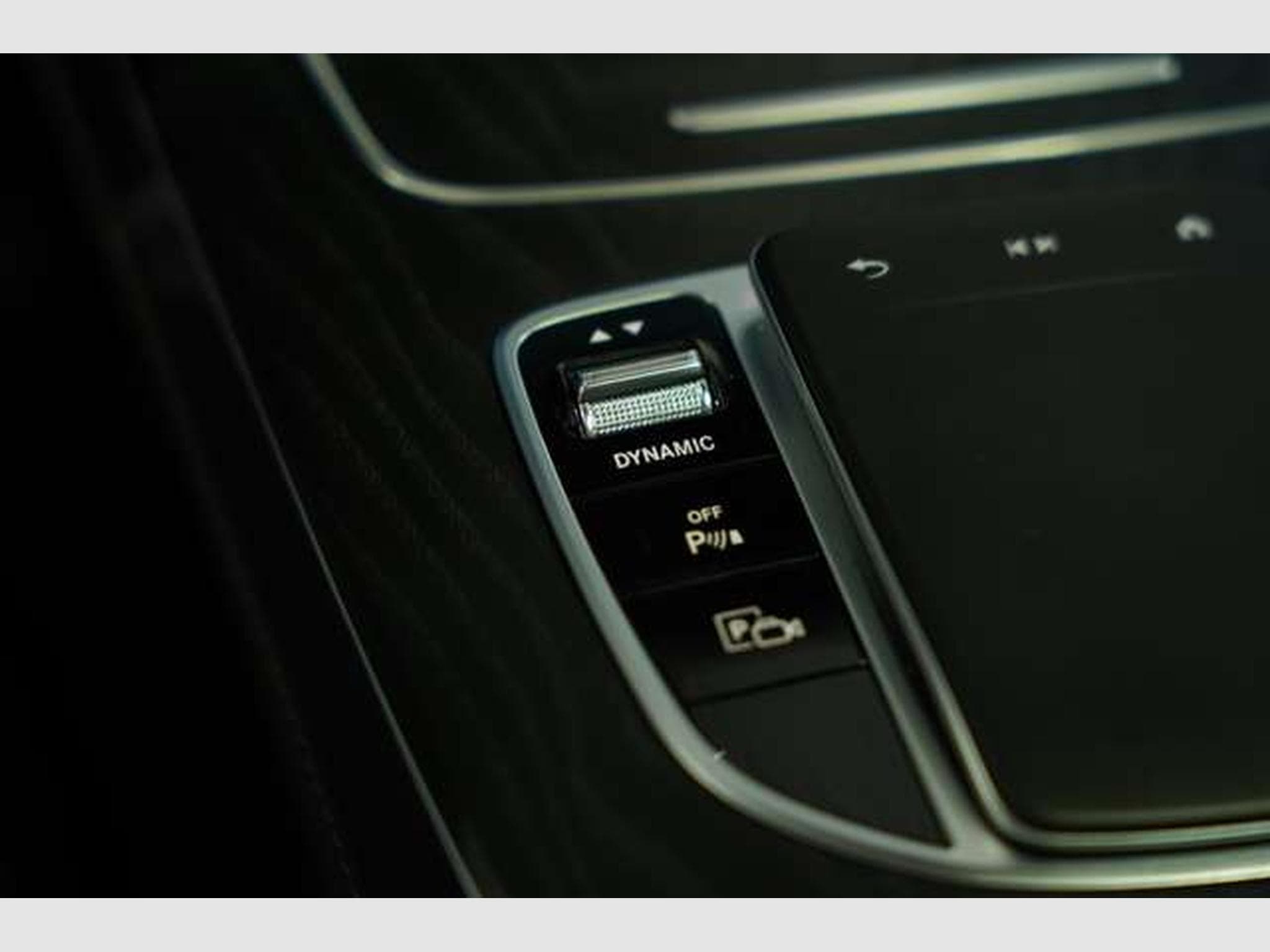 Mercedes E 300 e T AMG Line *Pano *BURM *Night (2021) - Foto 30