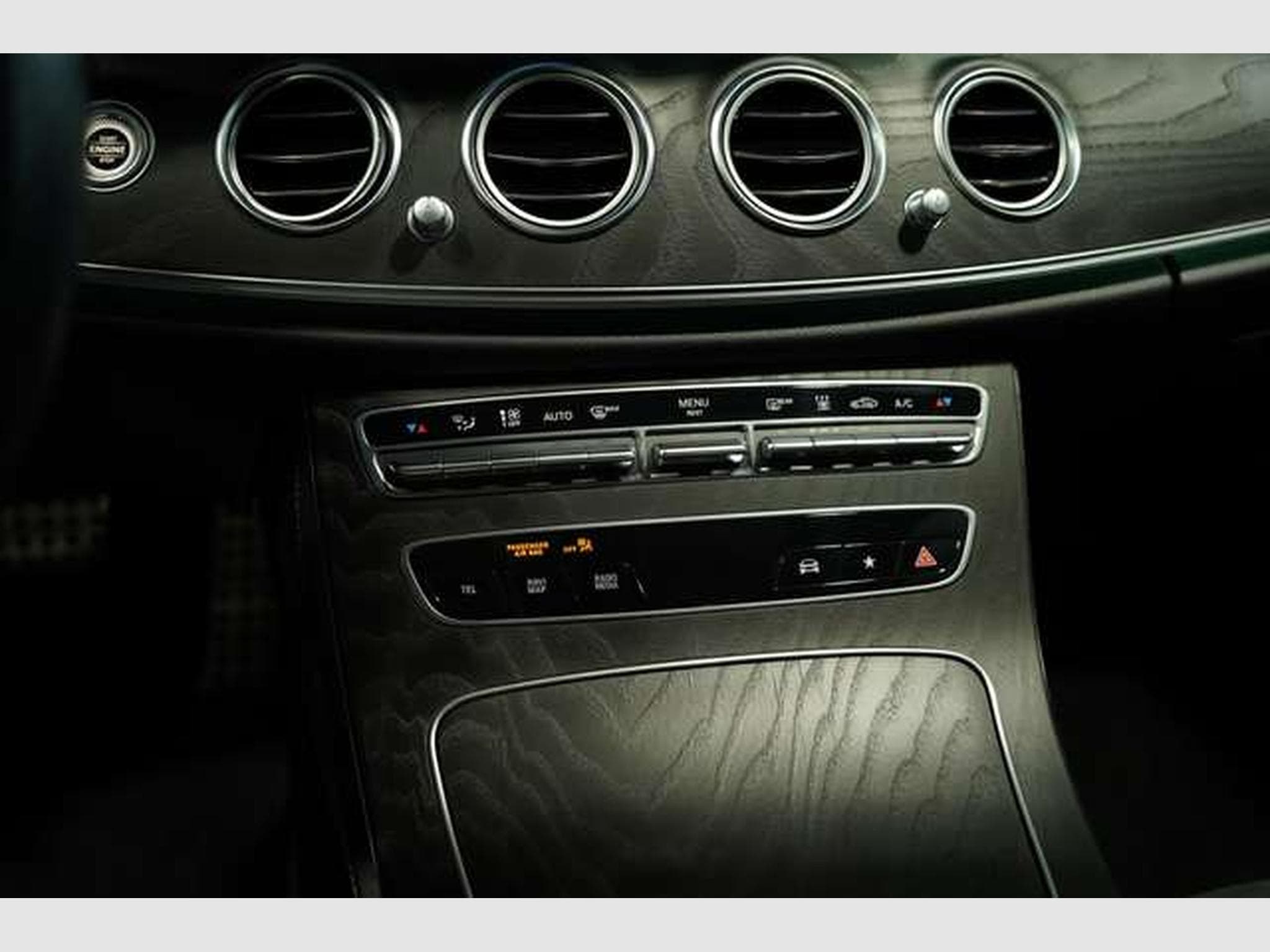 Mercedes E 300 e T AMG Line *Pano *BURM *Night (2021) - Foto 31
