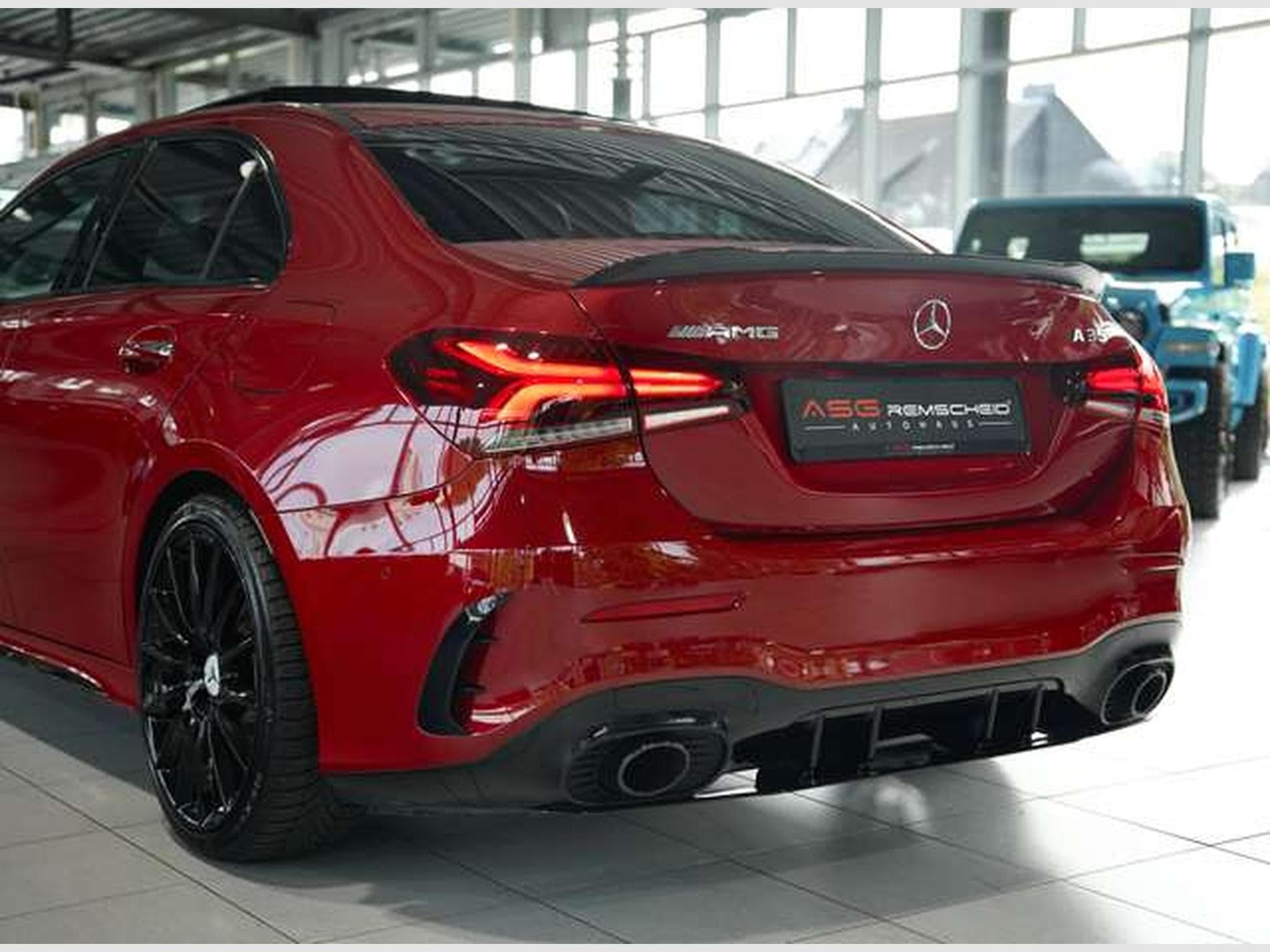 Mercedes A 35 AMG 4M Limousine *1.H *Aerody *Pano *Night (2021) - Foto 17