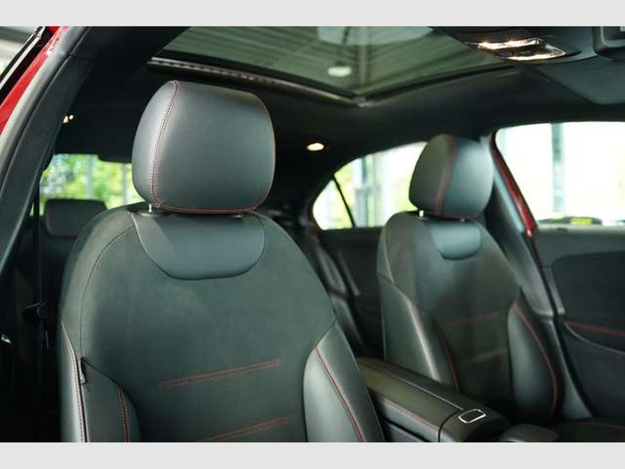Mercedes A 35 AMG 4M Limousine *1.H *Aerody *Pano *Night (2021) - Foto 25