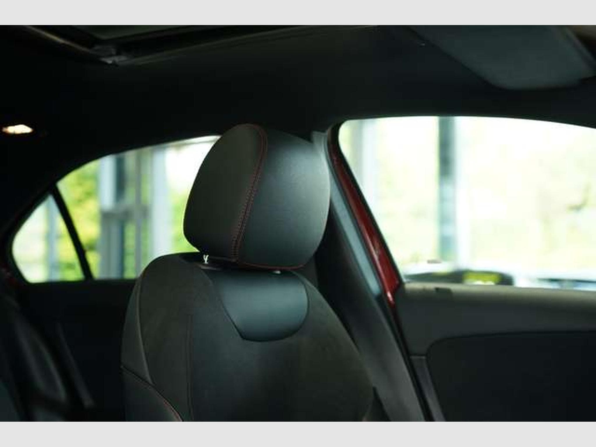 Mercedes A 35 AMG 4M Limousine *1.H *Aerody *Pano *Night (2021) - Foto 26