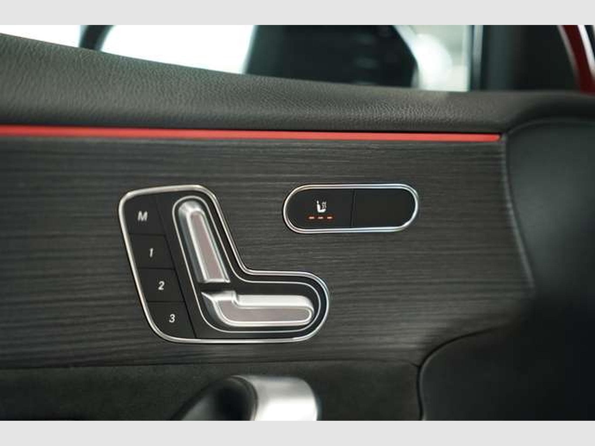 Mercedes A 35 AMG 4M Limousine *1.H *Aerody *Pano *Night (2021) - Foto 32