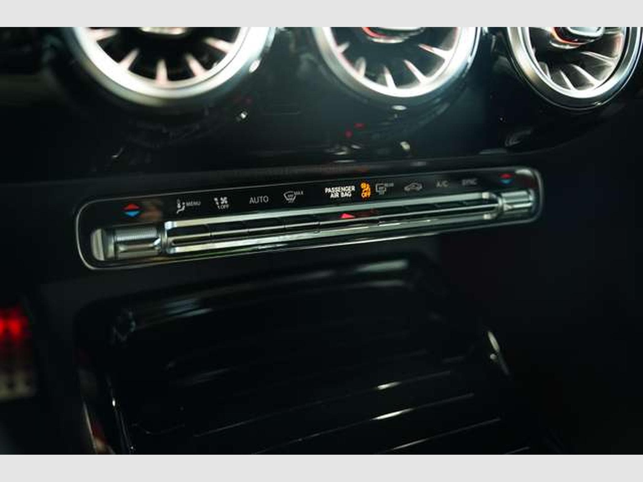 Mercedes A 35 AMG 4M Limousine *1.H *Aerody *Pano *Night (2021) - Foto 41
