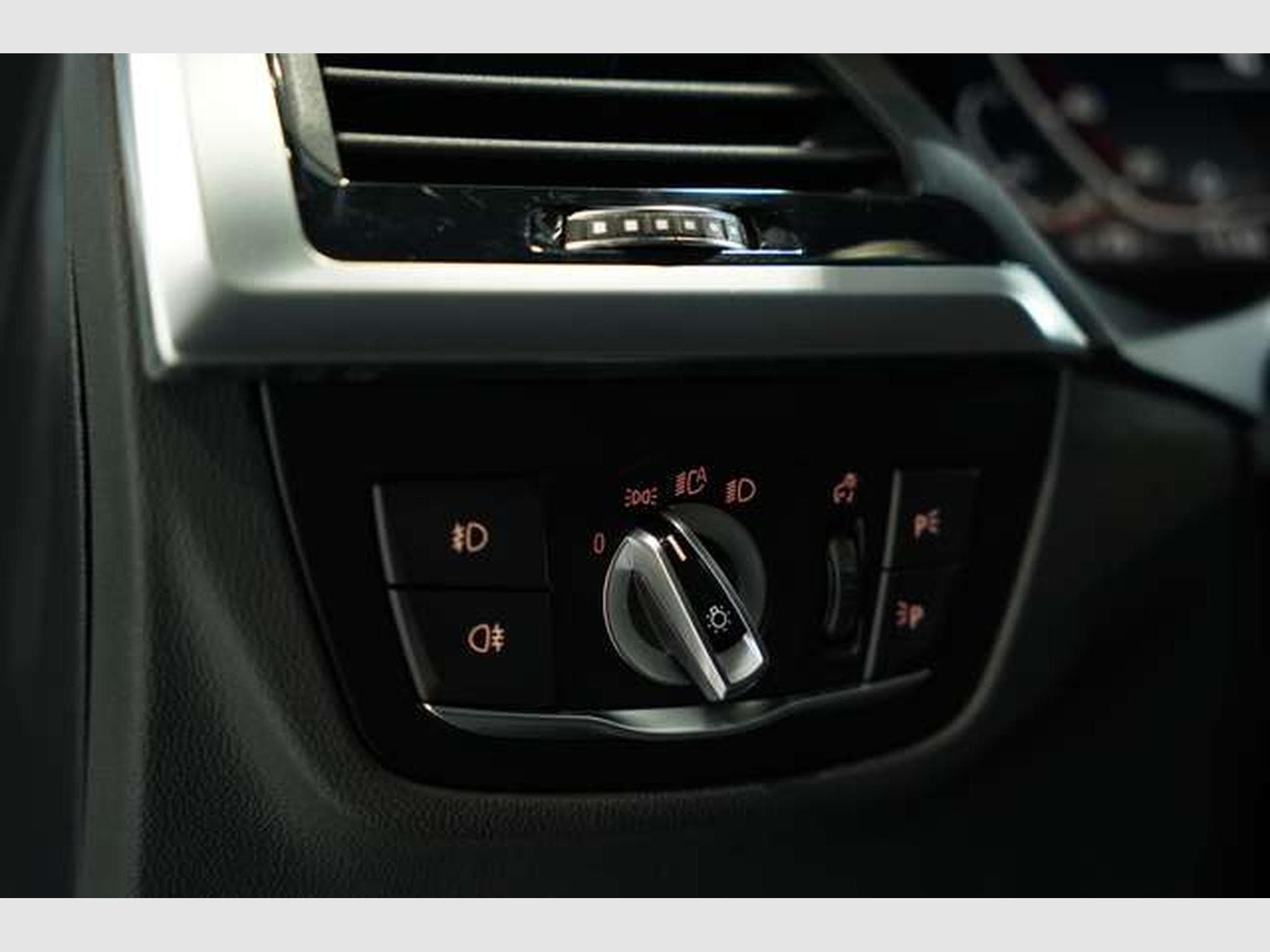 BMW X3 xD 30 i M Sport *1.H *20 *AHK *Pano *H-UP (2020) - Foto 29