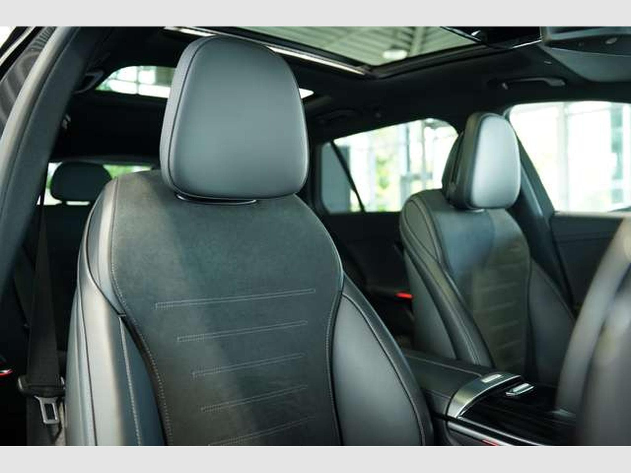 Mercedes C 200 T AMG Line *2.H *19 *Pano *AHK *Digital (2022) - Foto 22