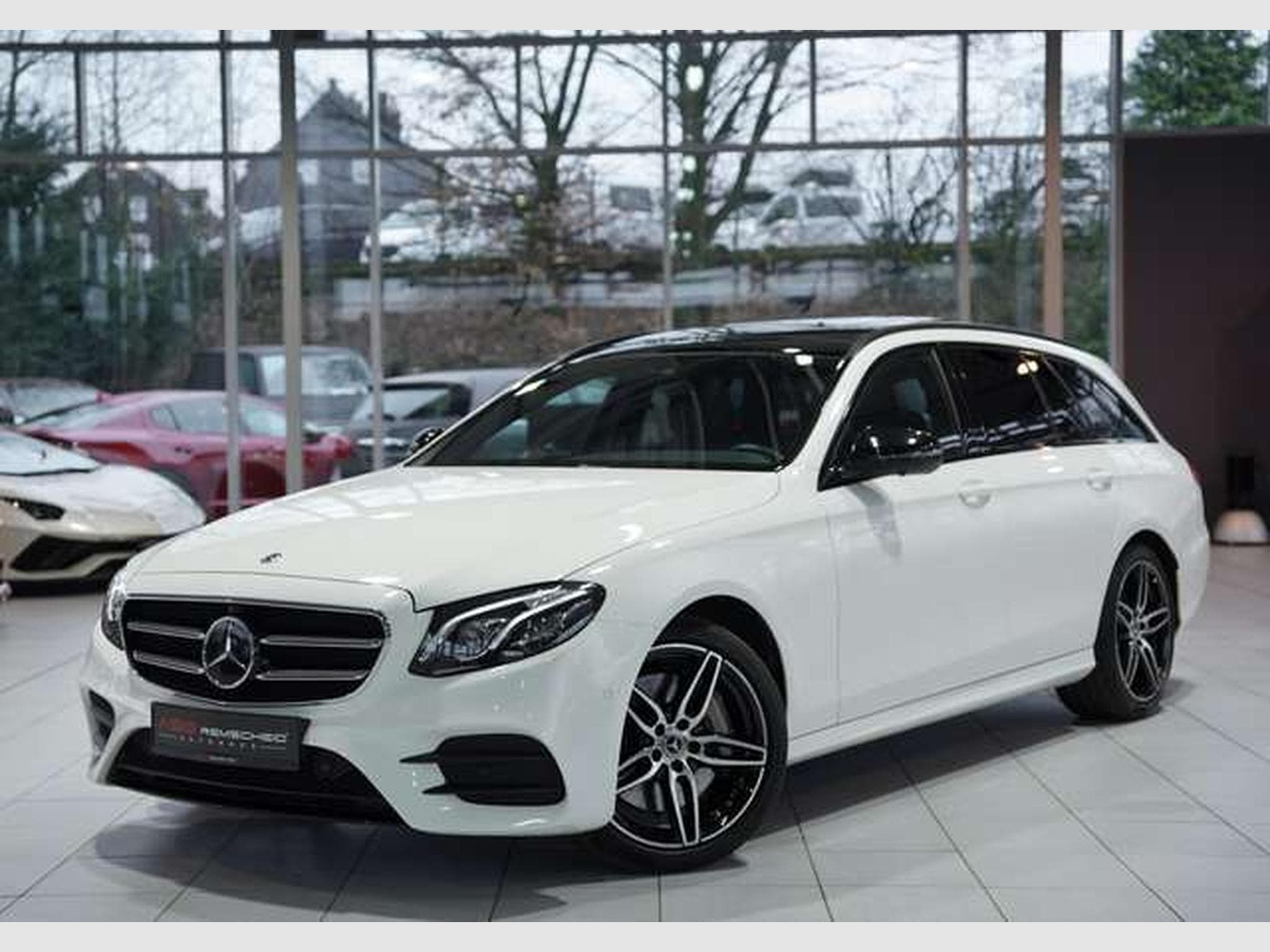 Mercedes E 400 d T 4M AMG Line *2.H *Distr. *LUFT *Pano (2020) - Photo 1