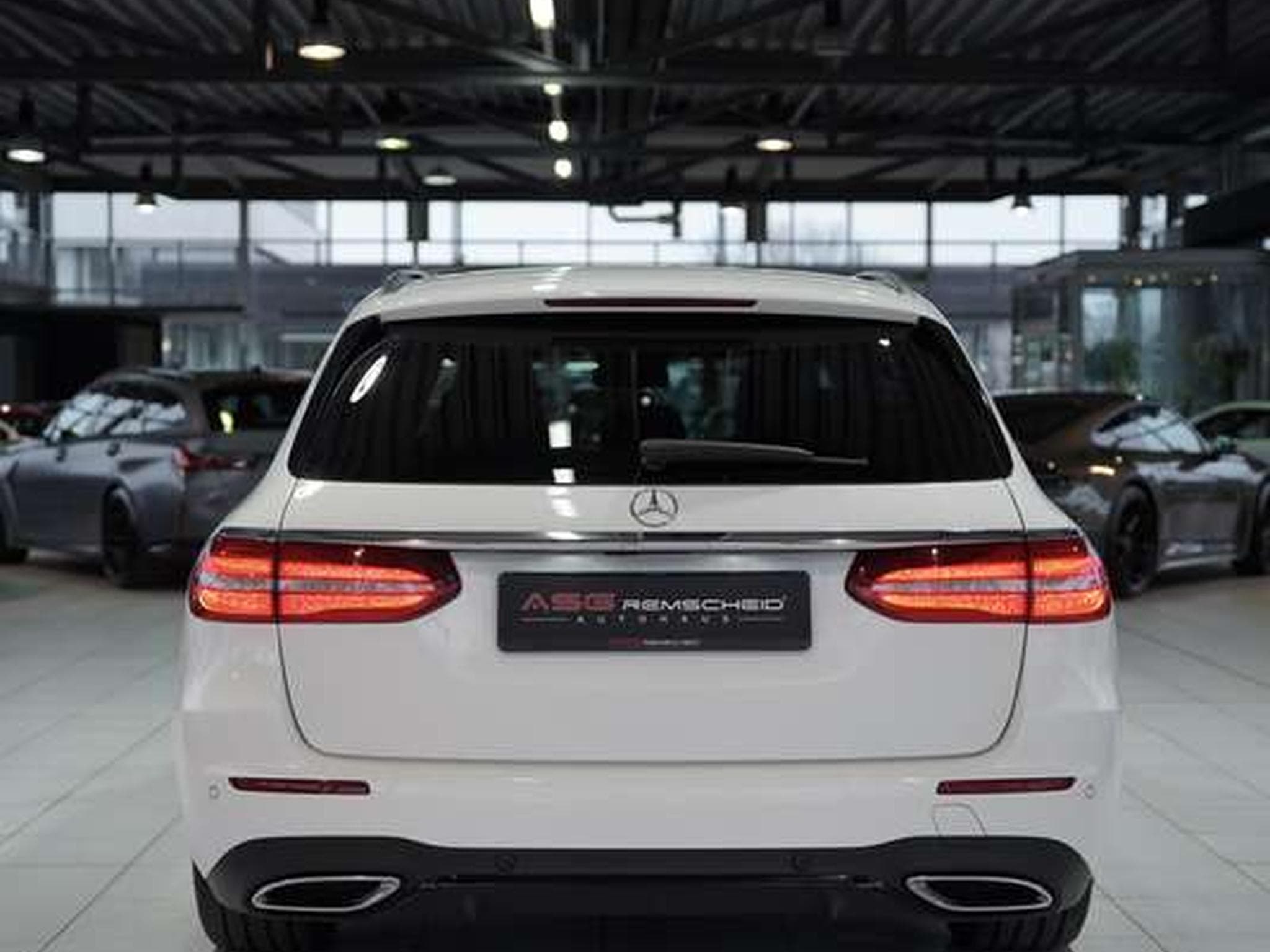 Mercedes E 400 d T 4M AMG Line *2.H *Distr. *LUFT *Pano (2020) - Photo 10