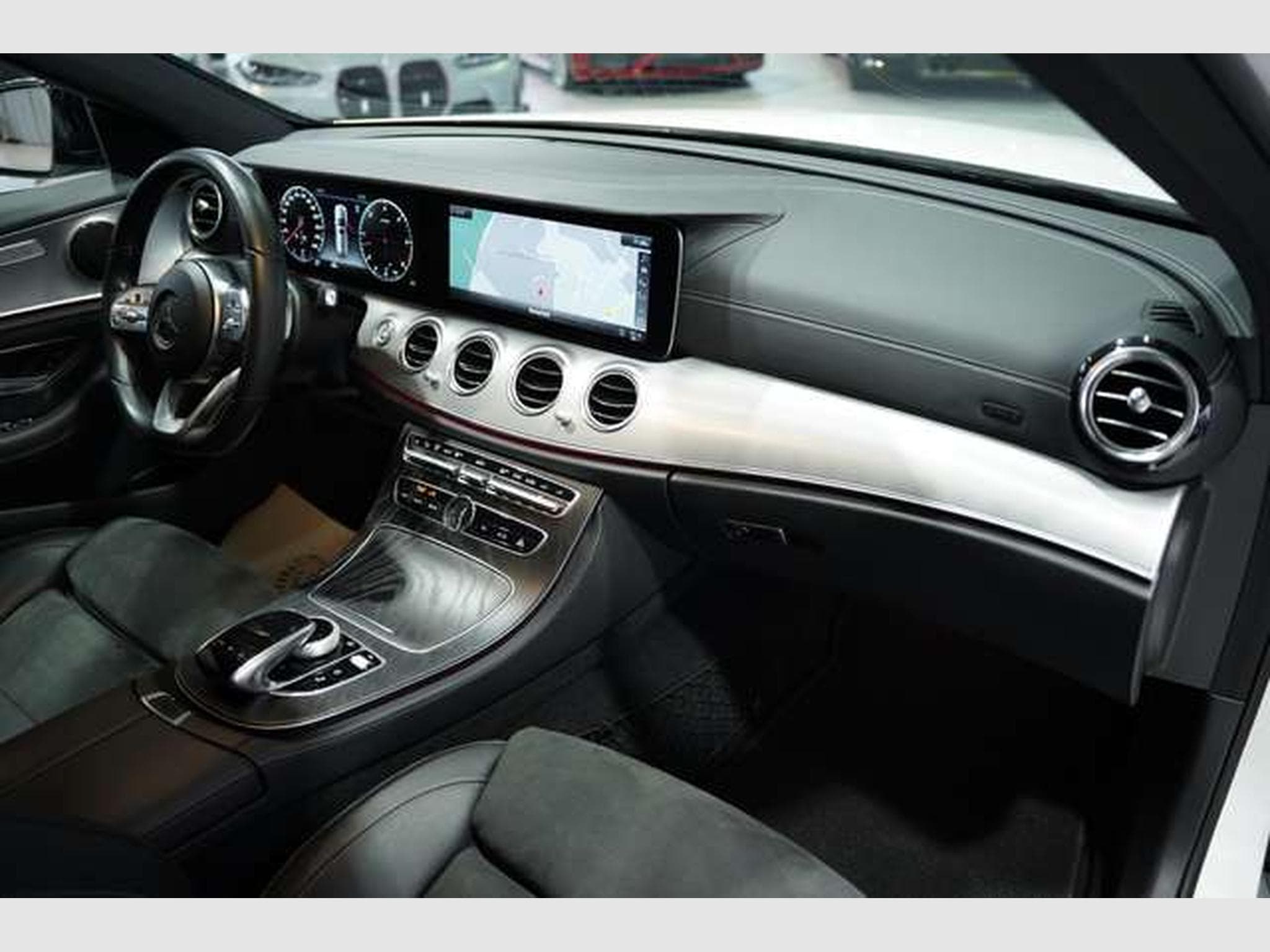 Mercedes E 400 d T 4M AMG Line *2.H *Distr. *LUFT *Pano (2020) - Photo 17