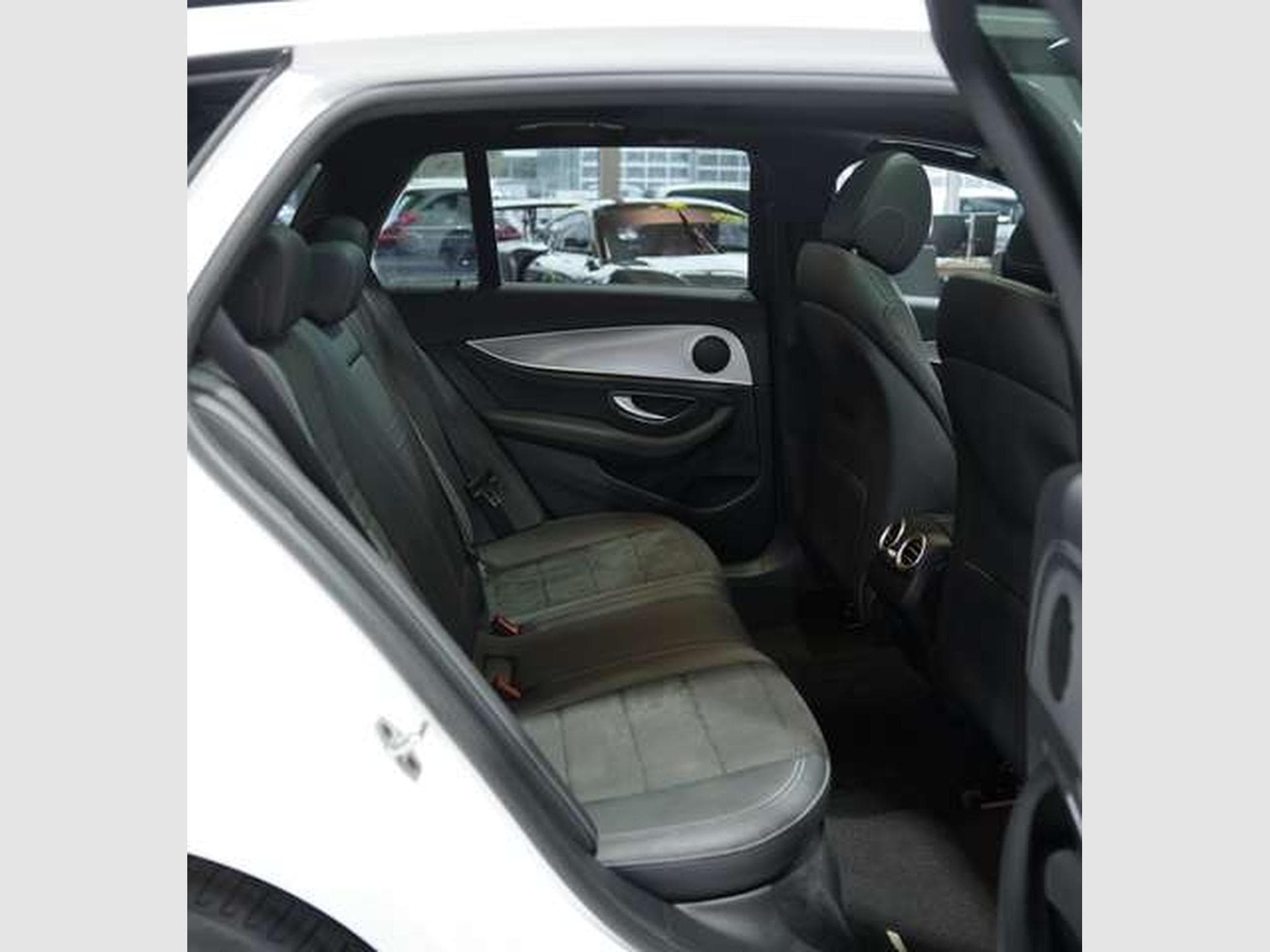 Mercedes E 400 d T 4M AMG Line *2.H *Distr. *LUFT *Pano (2020) - Photo 21