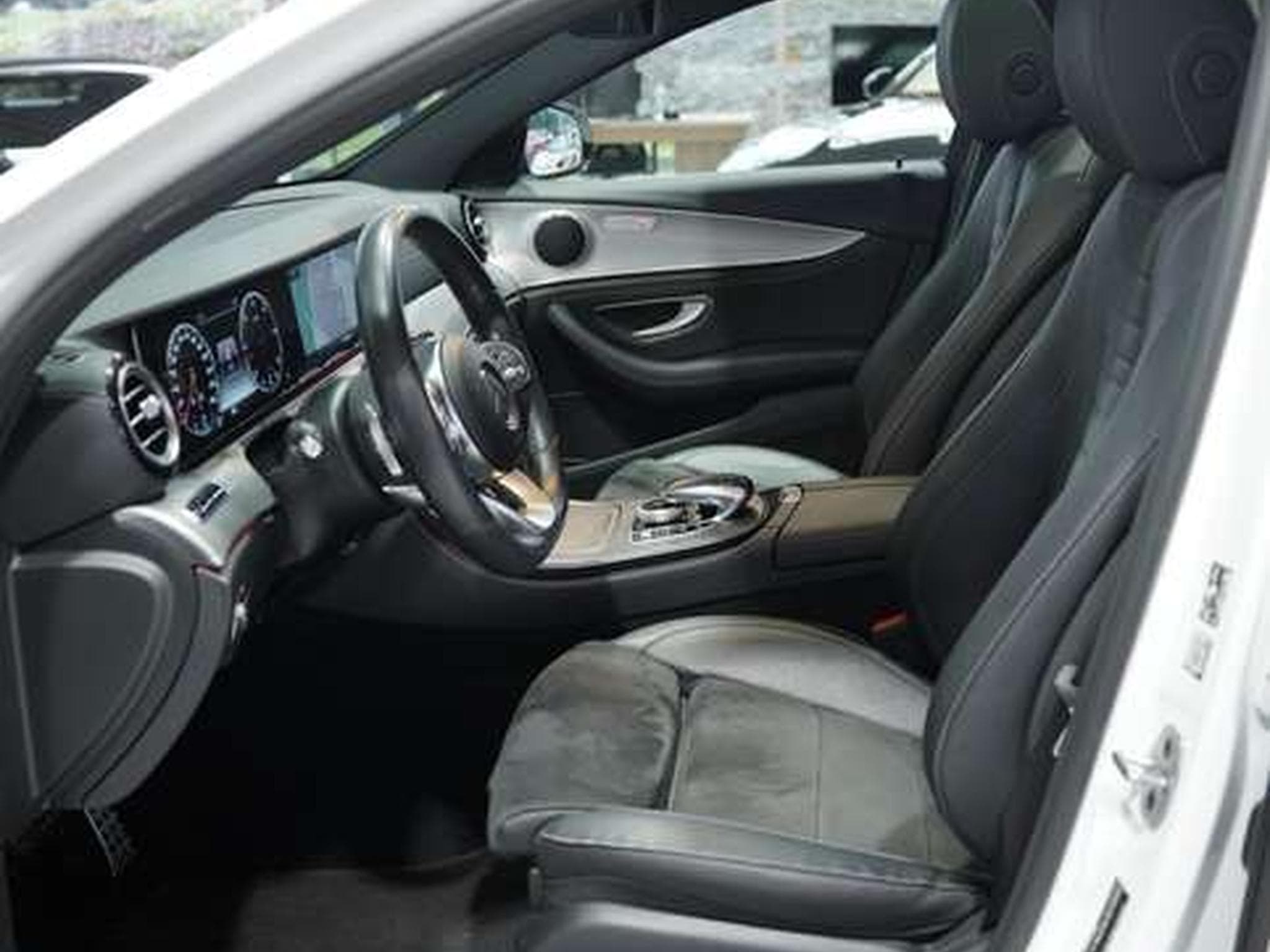 Mercedes E 400 d T 4M AMG Line *2.H *Distr. *LUFT *Pano (2020) - Photo 24
