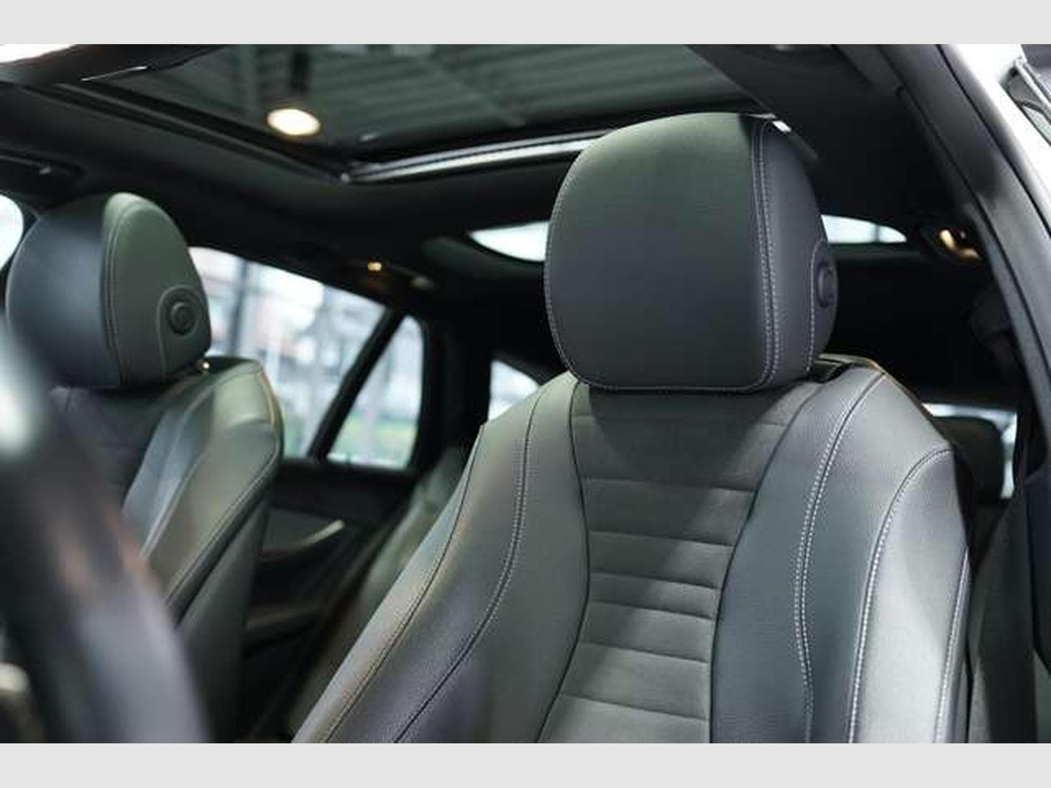 Mercedes E 400 d T 4M AMG Line *2.H *Distr. *LUFT *Pano (2020) - Photo 25