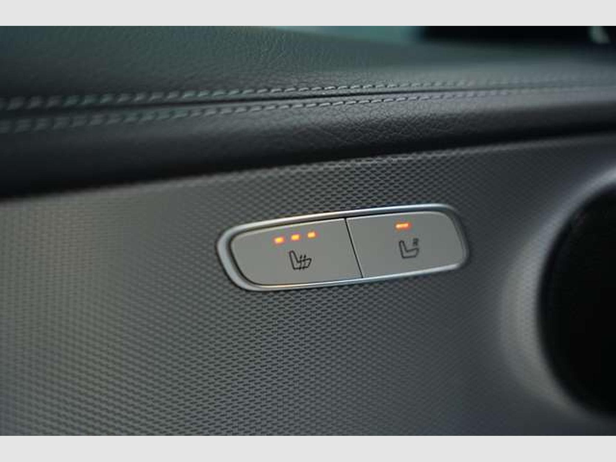 Mercedes E 400 d T 4M AMG Line *2.H *Distr. *LUFT *Pano (2020) - Photo 26