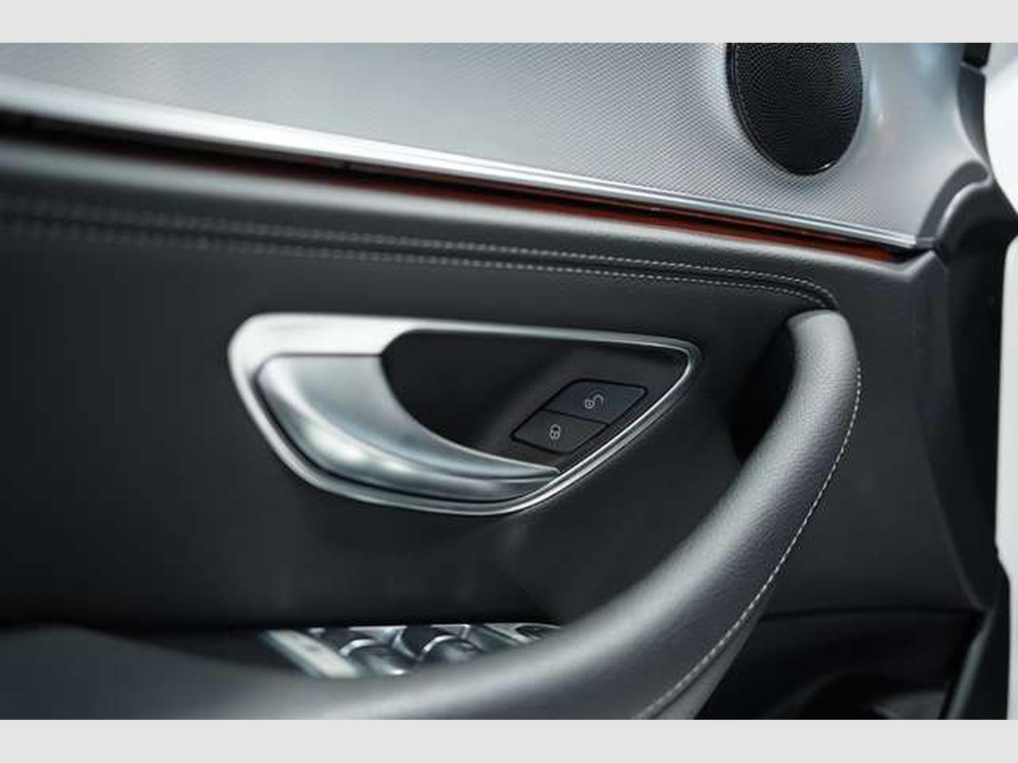 Mercedes E 400 d T 4M AMG Line *2.H *Distr. *LUFT *Pano (2020) - Photo 29