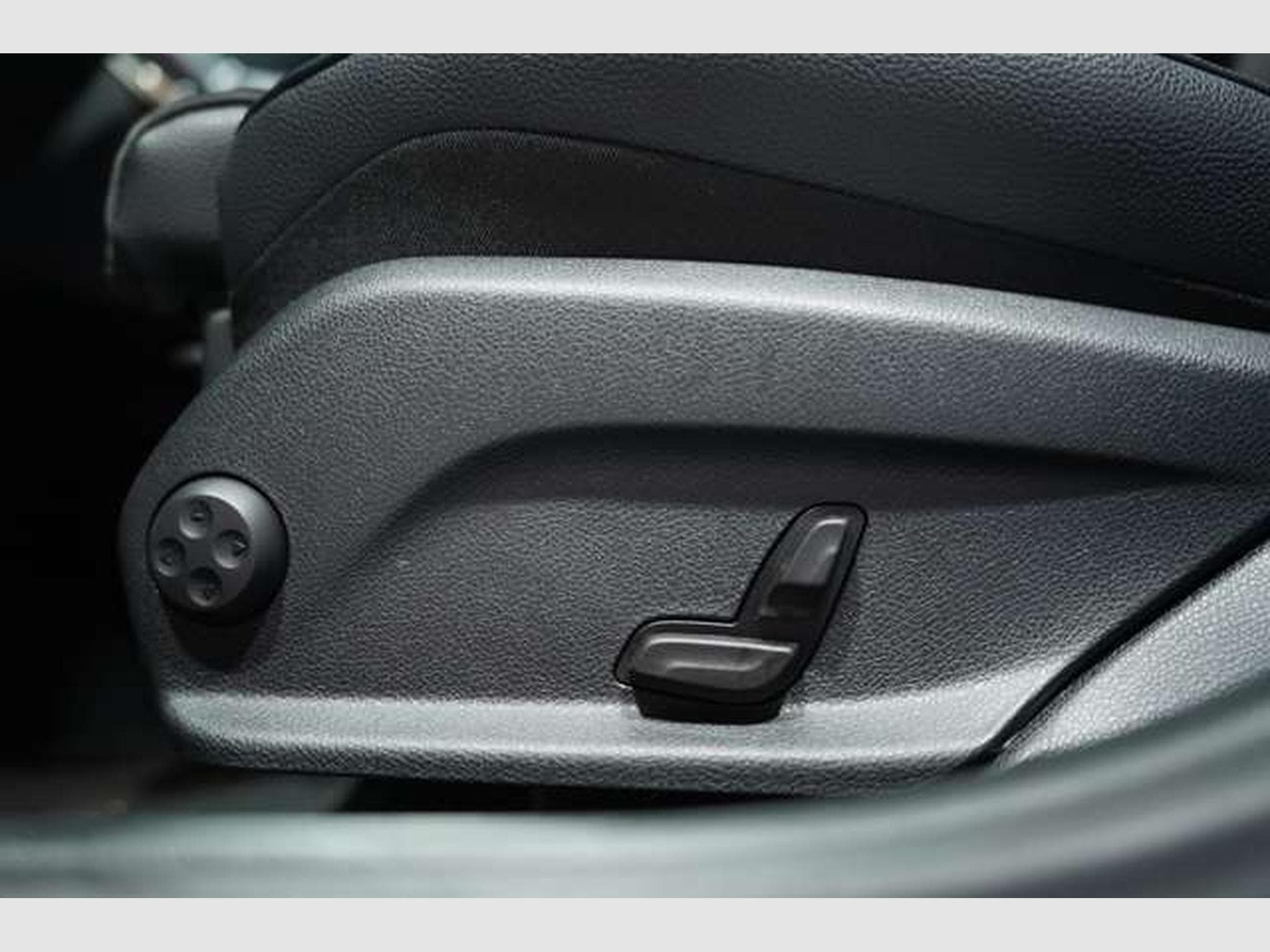Mercedes E 400 d T 4M AMG Line *2.H *Distr. *LUFT *Pano (2020) - Photo 31