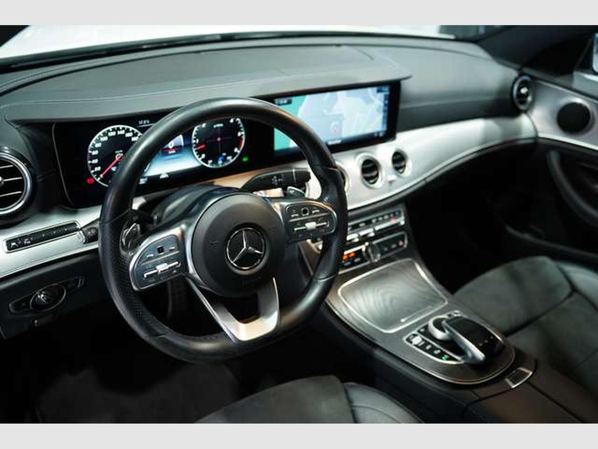 Mercedes E 400 d T 4M AMG Line *2.H *Distr. *LUFT *Pano (2020) - Photo 32