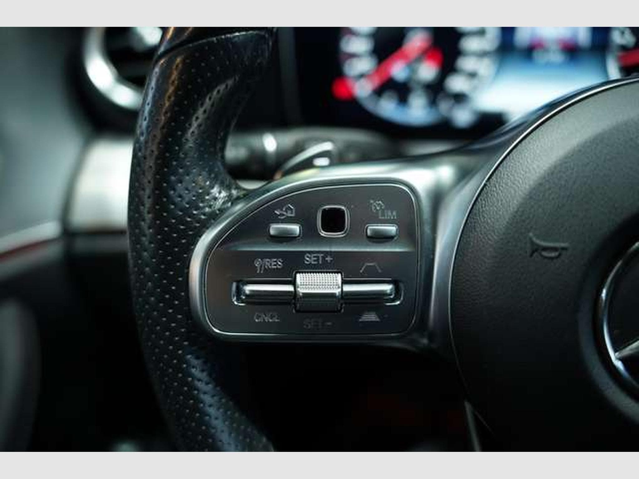 Mercedes E 400 d T 4M AMG Line *2.H *Distr. *LUFT *Pano (2020) - Photo 34