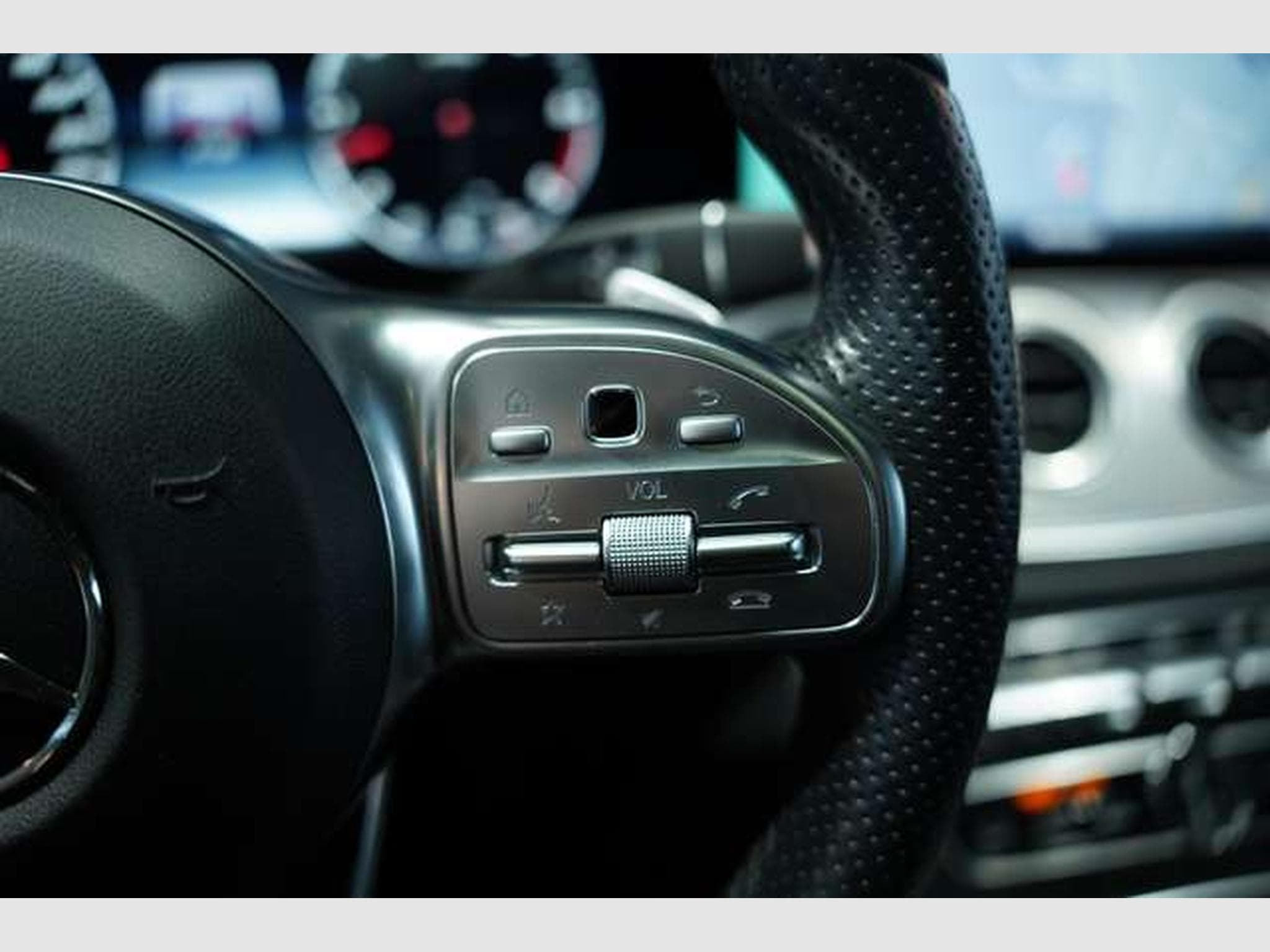 Mercedes E 400 d T 4M AMG Line *2.H *Distr. *LUFT *Pano (2020) - Photo 35