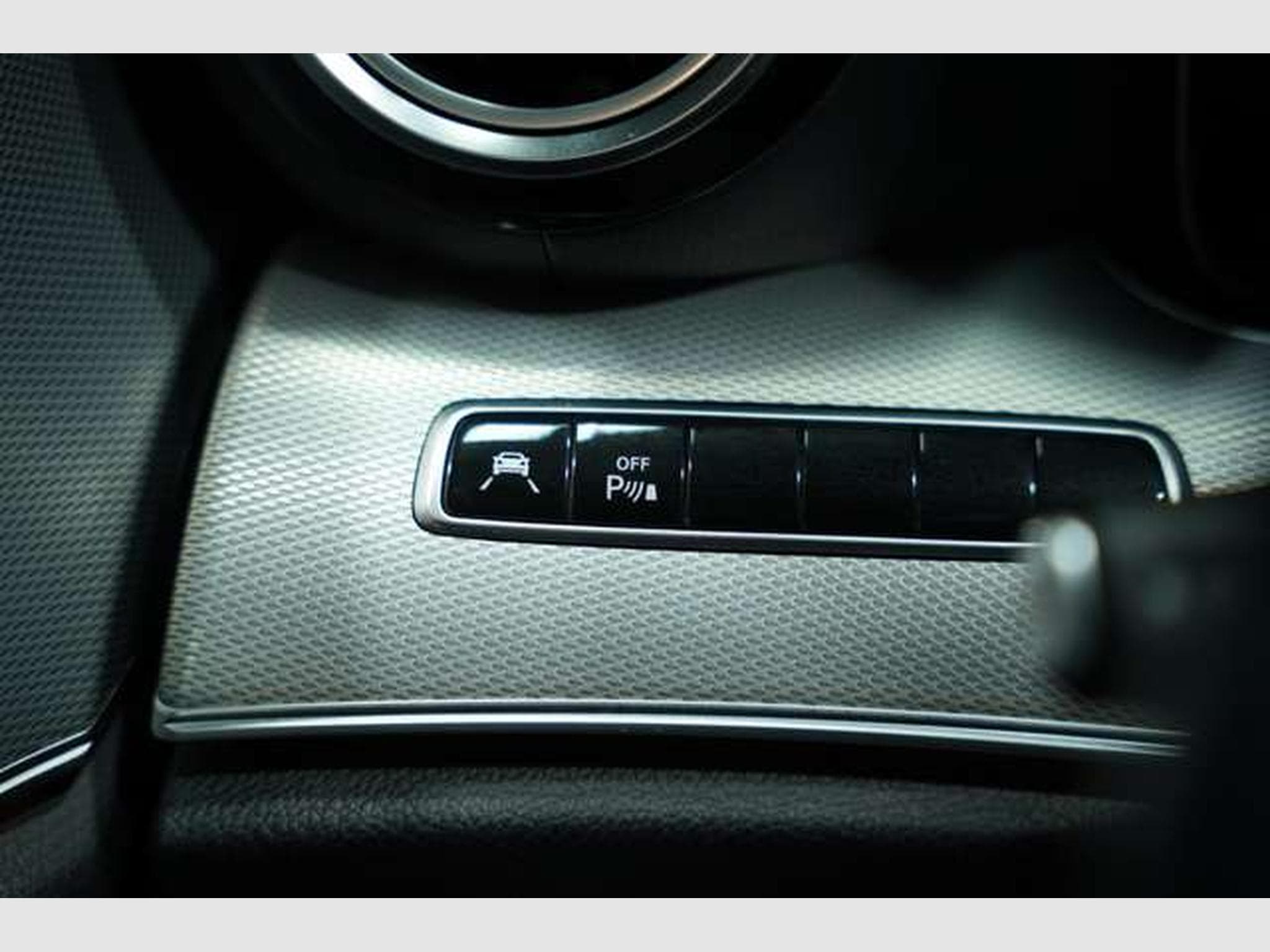 Mercedes E 400 d T 4M AMG Line *2.H *Distr. *LUFT *Pano (2020) - Photo 36