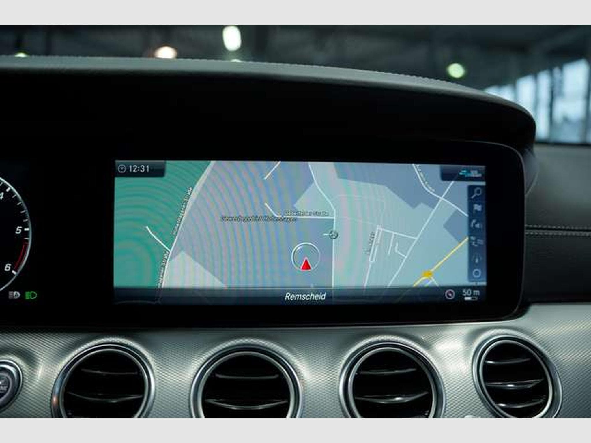 Mercedes E 400 d T 4M AMG Line *2.H *Distr. *LUFT *Pano (2020) - Photo 37