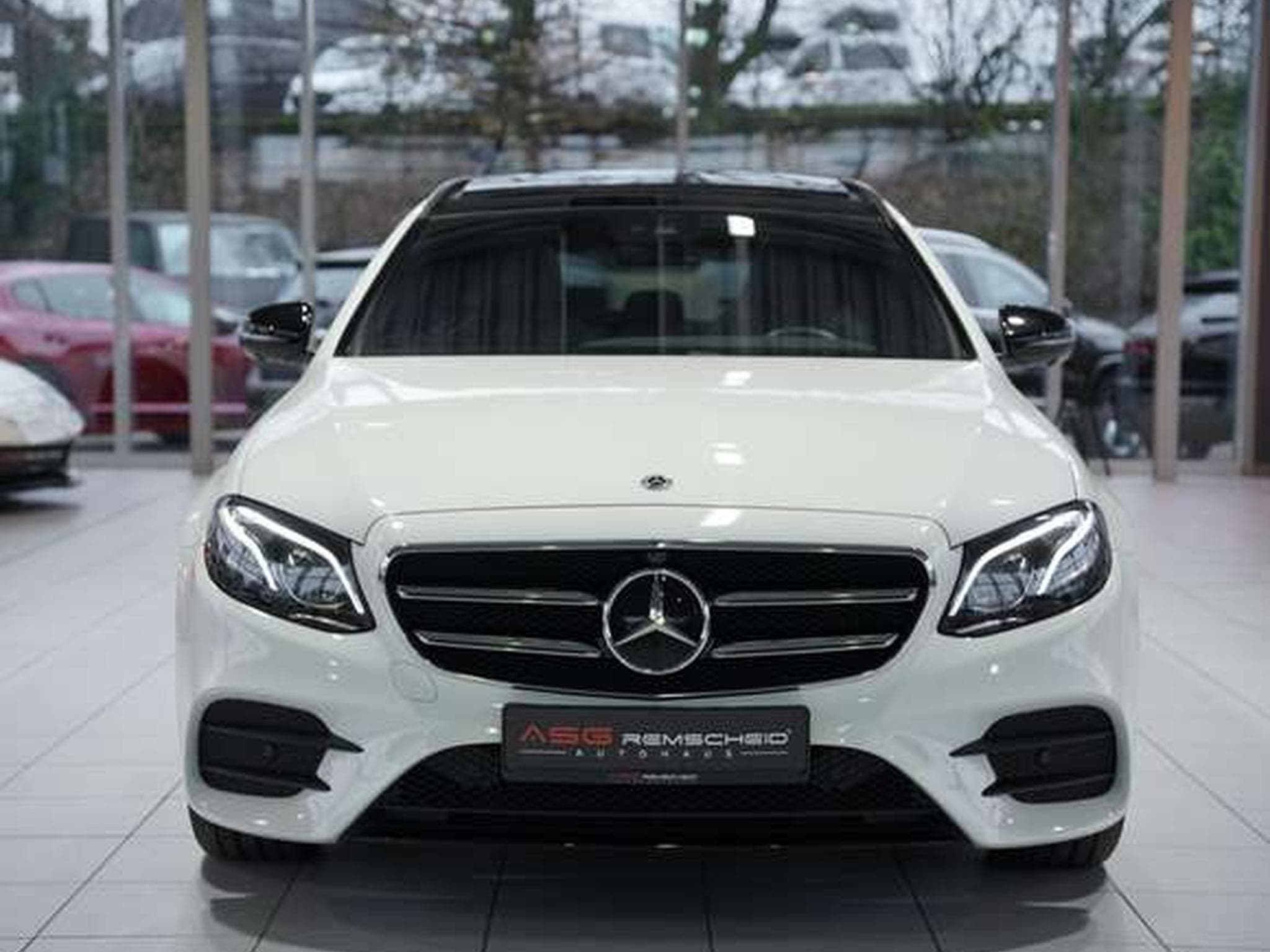 Mercedes E 400 d T 4M AMG Line *2.H *Distr. *LUFT *Pano (2020) - Photo 4