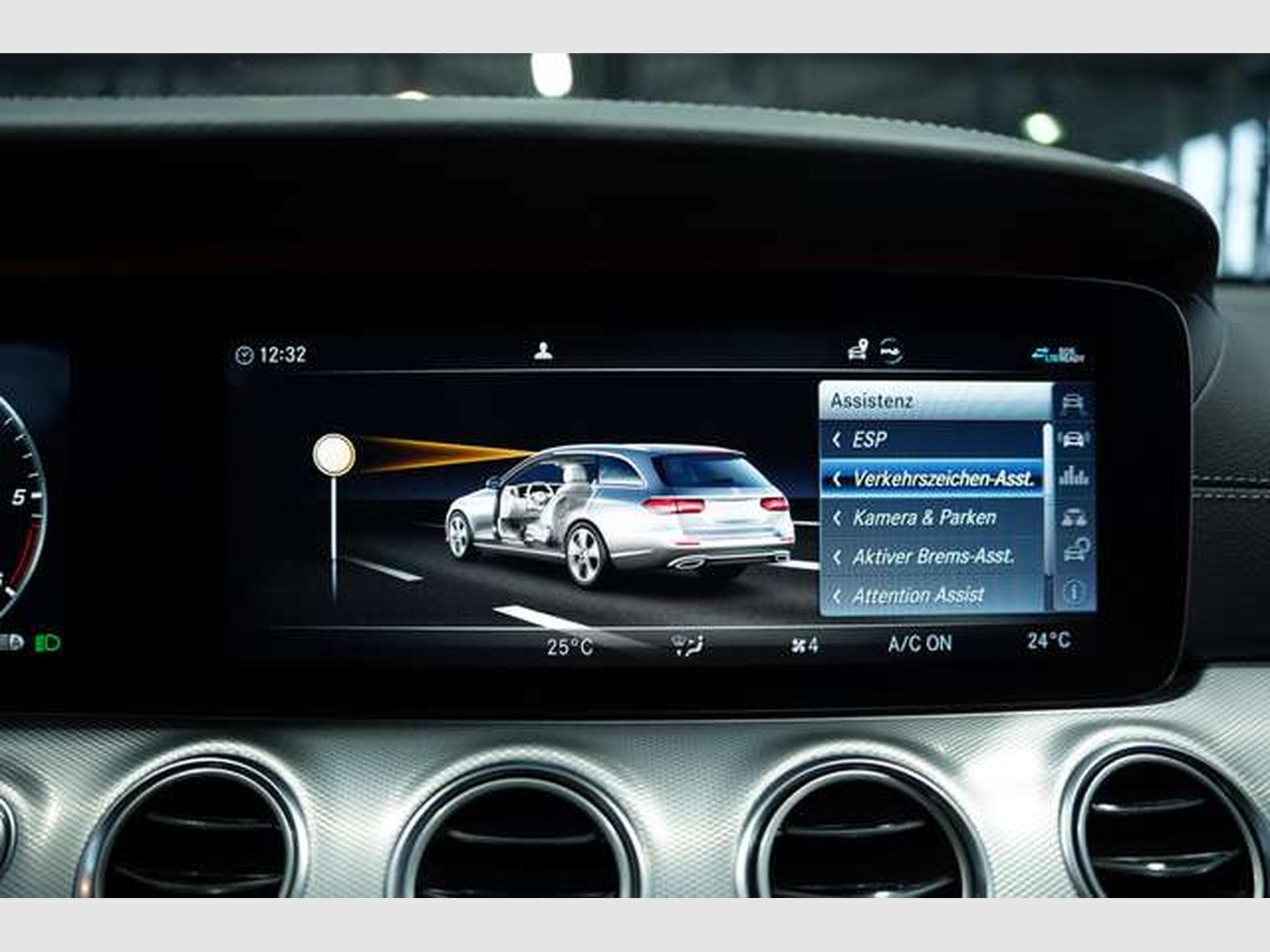 Mercedes E 400 d T 4M AMG Line *2.H *Distr. *LUFT *Pano (2020) - Photo 42