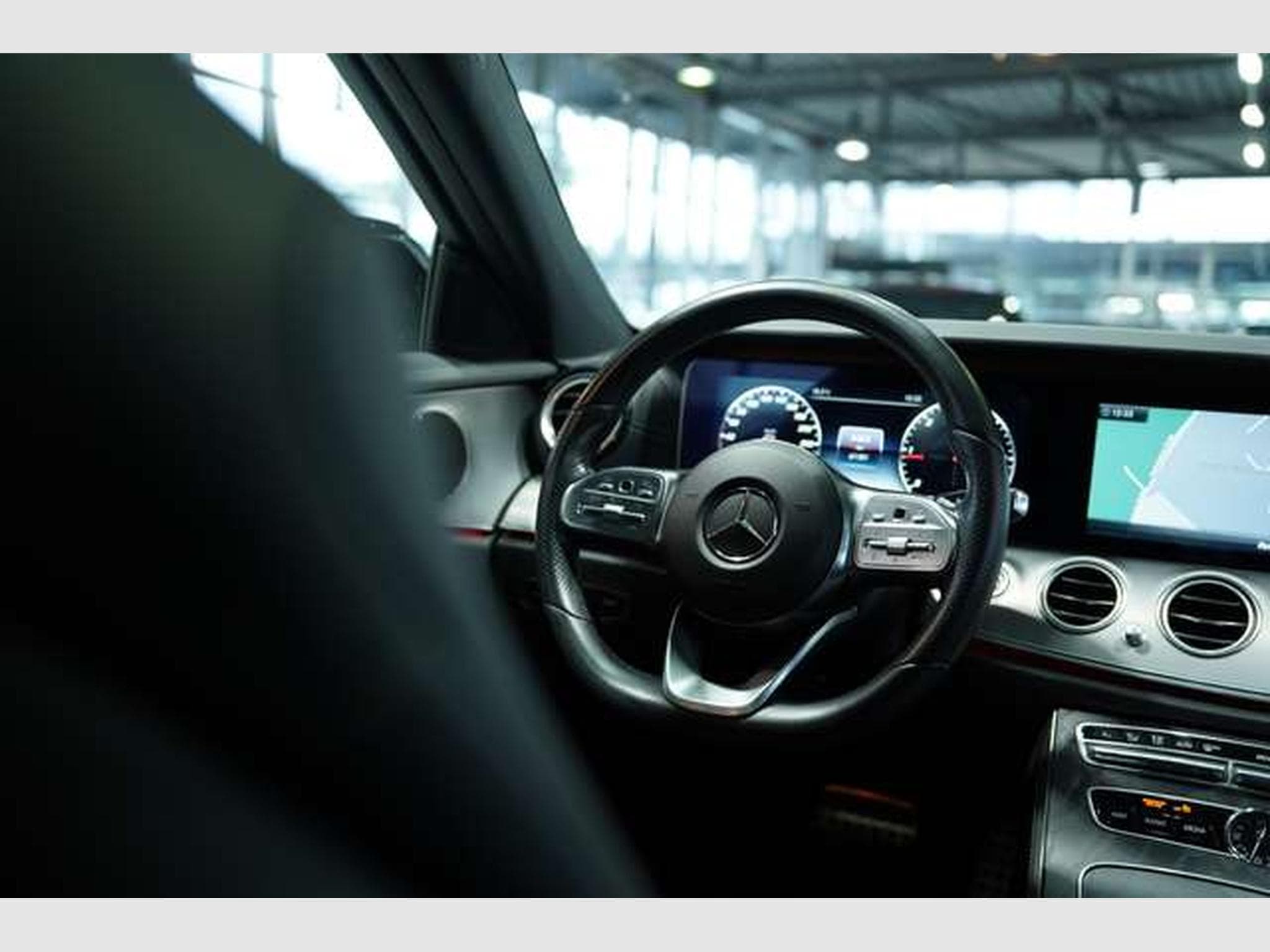 Mercedes E 400 d T 4M AMG Line *2.H *Distr. *LUFT *Pano (2020) - Photo 48