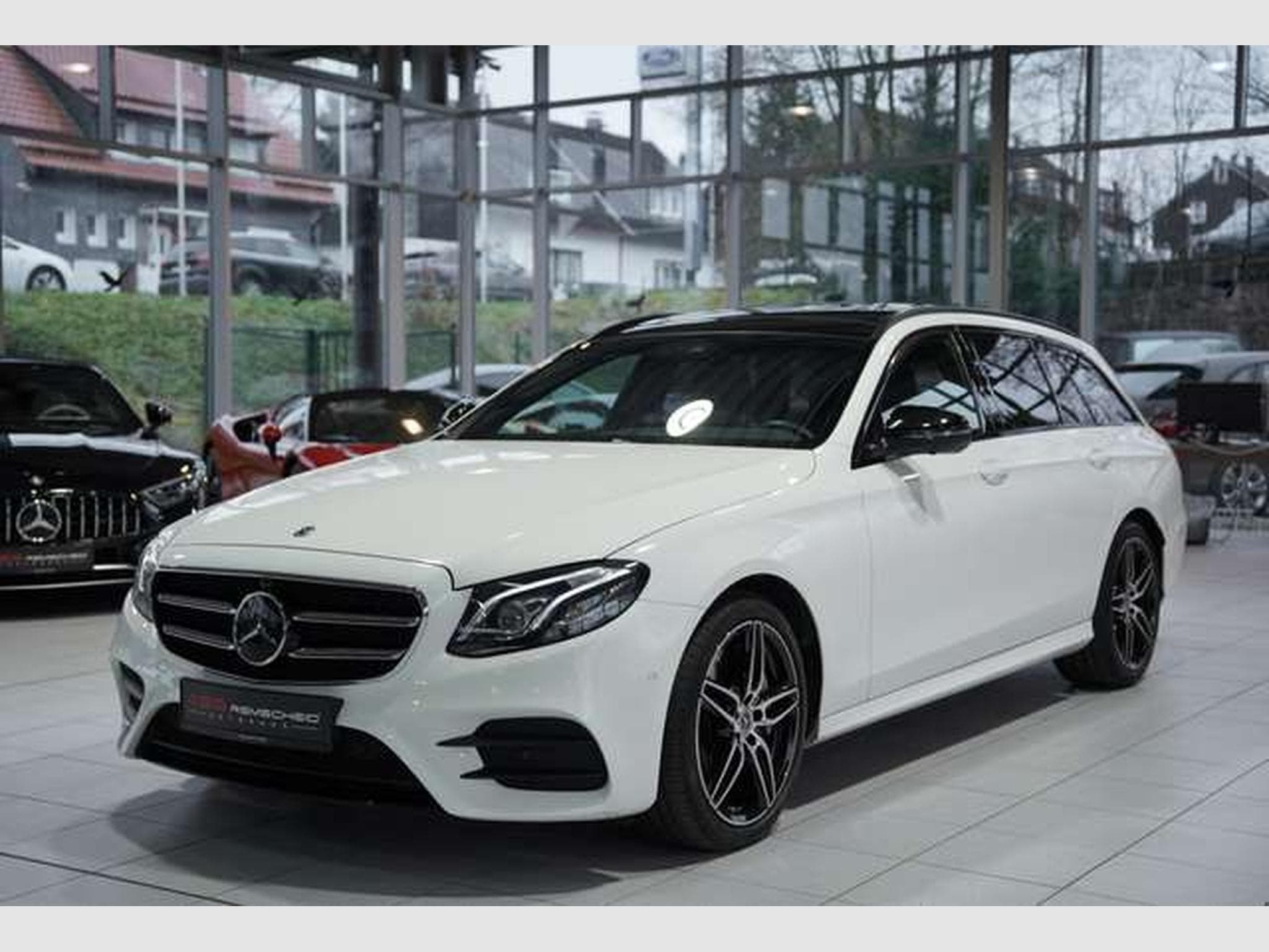 Mercedes E 400 d T 4M AMG Line *2.H *Distr. *LUFT *Pano (2020) - Photo 5