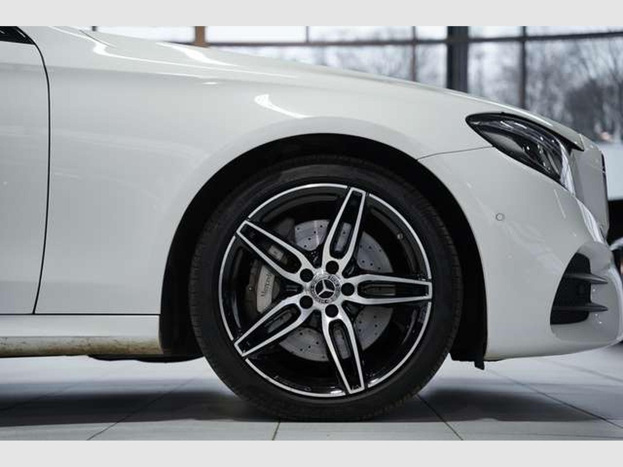 Mercedes E 400 d T 4M AMG Line *2.H *Distr. *LUFT *Pano (2020) - Photo 8