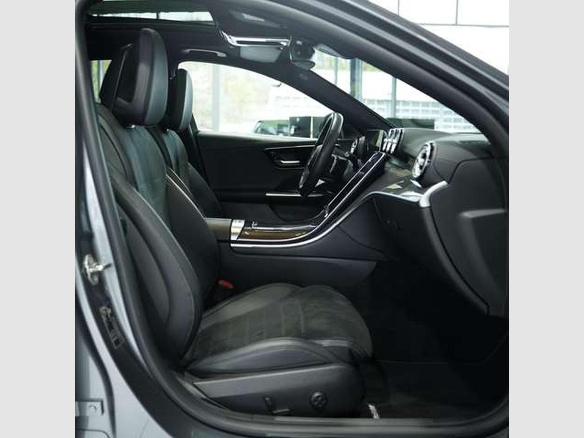 Mercedes C 200 Limousine AMG Line *1.HD *Pano *Night *ACC (2022) - Photo 16