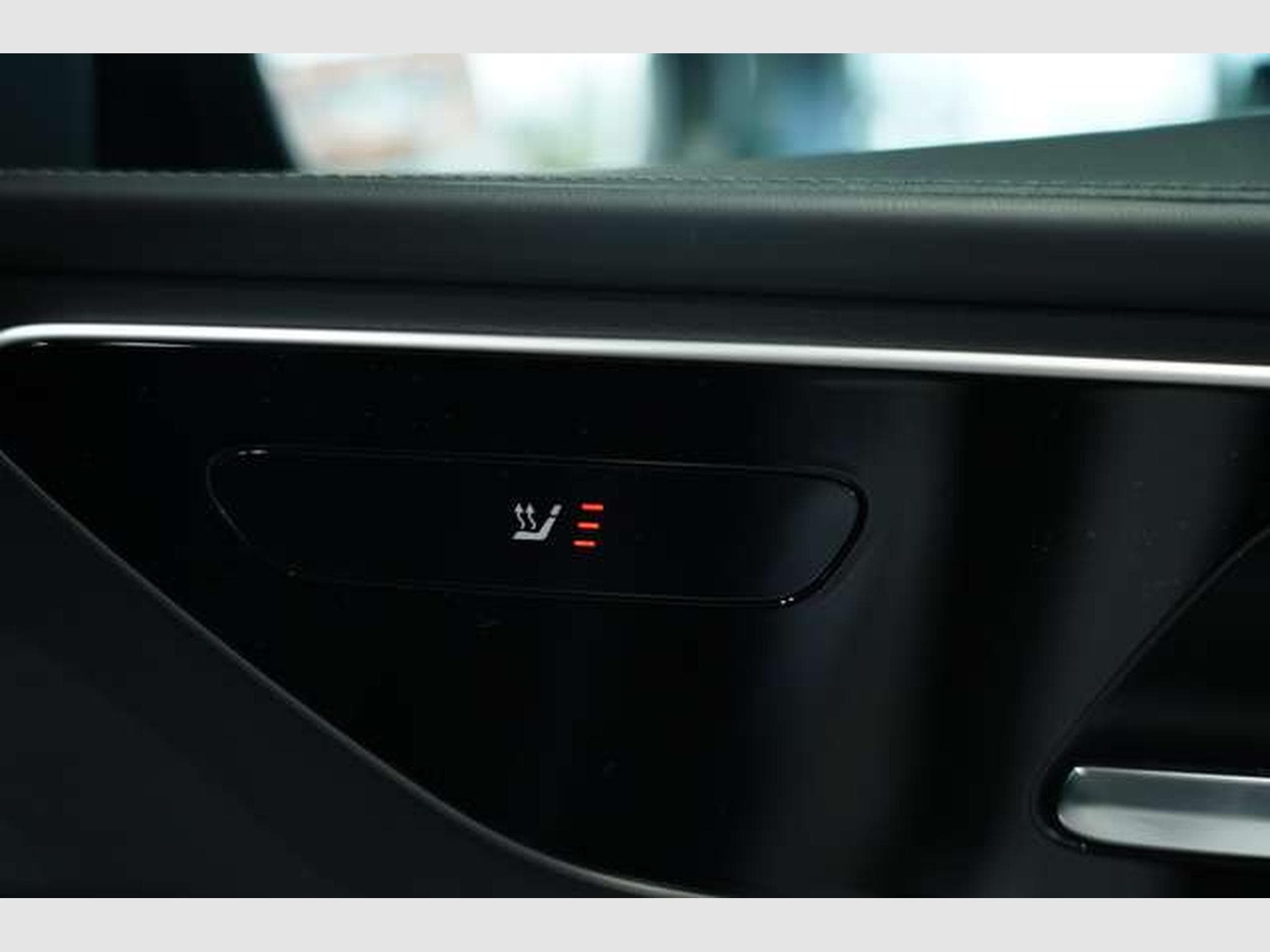 Mercedes C 200 Limousine AMG Line *1.HD *Pano *Night *ACC (2022) - Photo 19