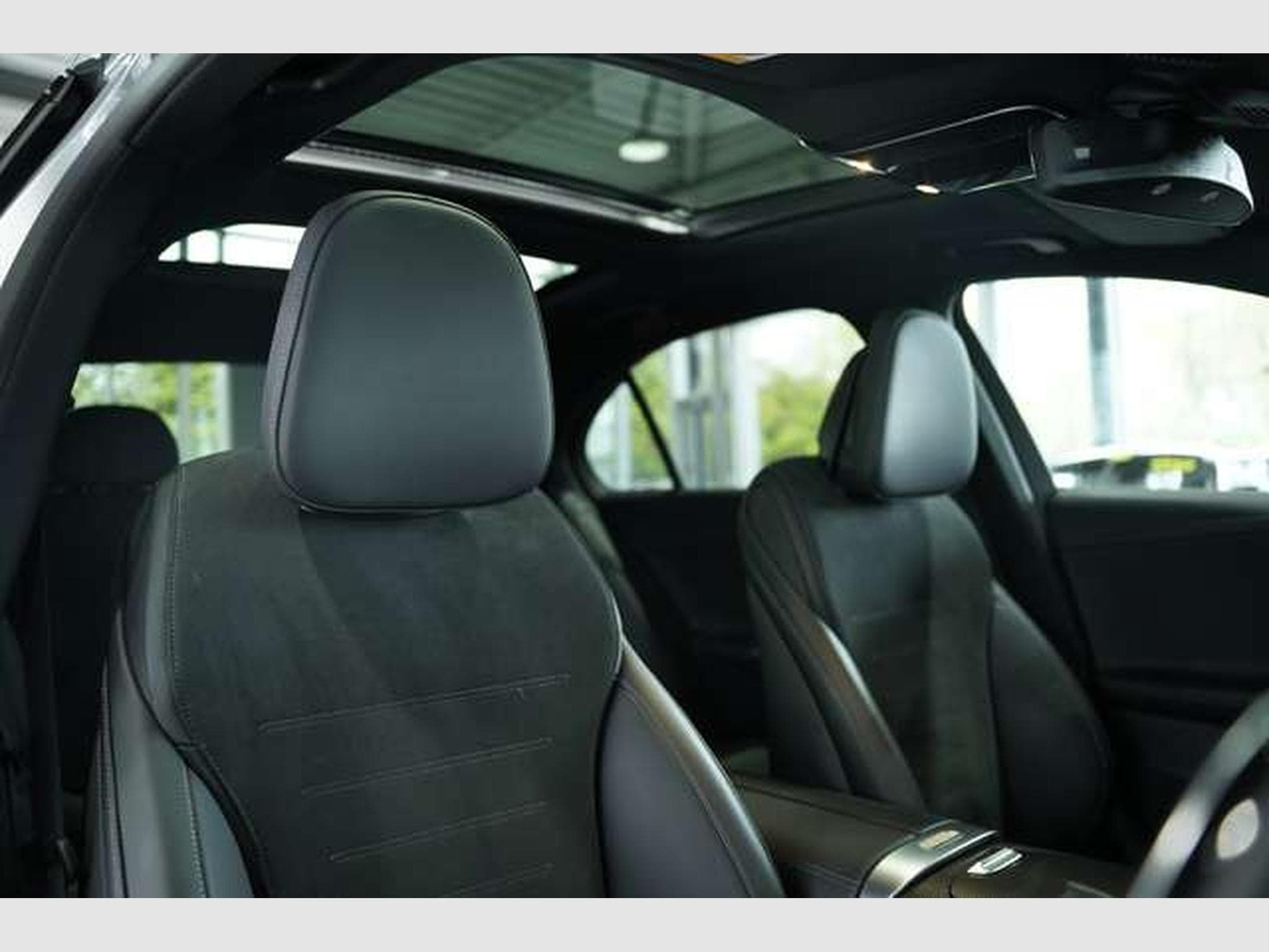 Mercedes C 200 Limousine AMG Line *1.HD *Pano *Night *ACC (2022) - Photo 22