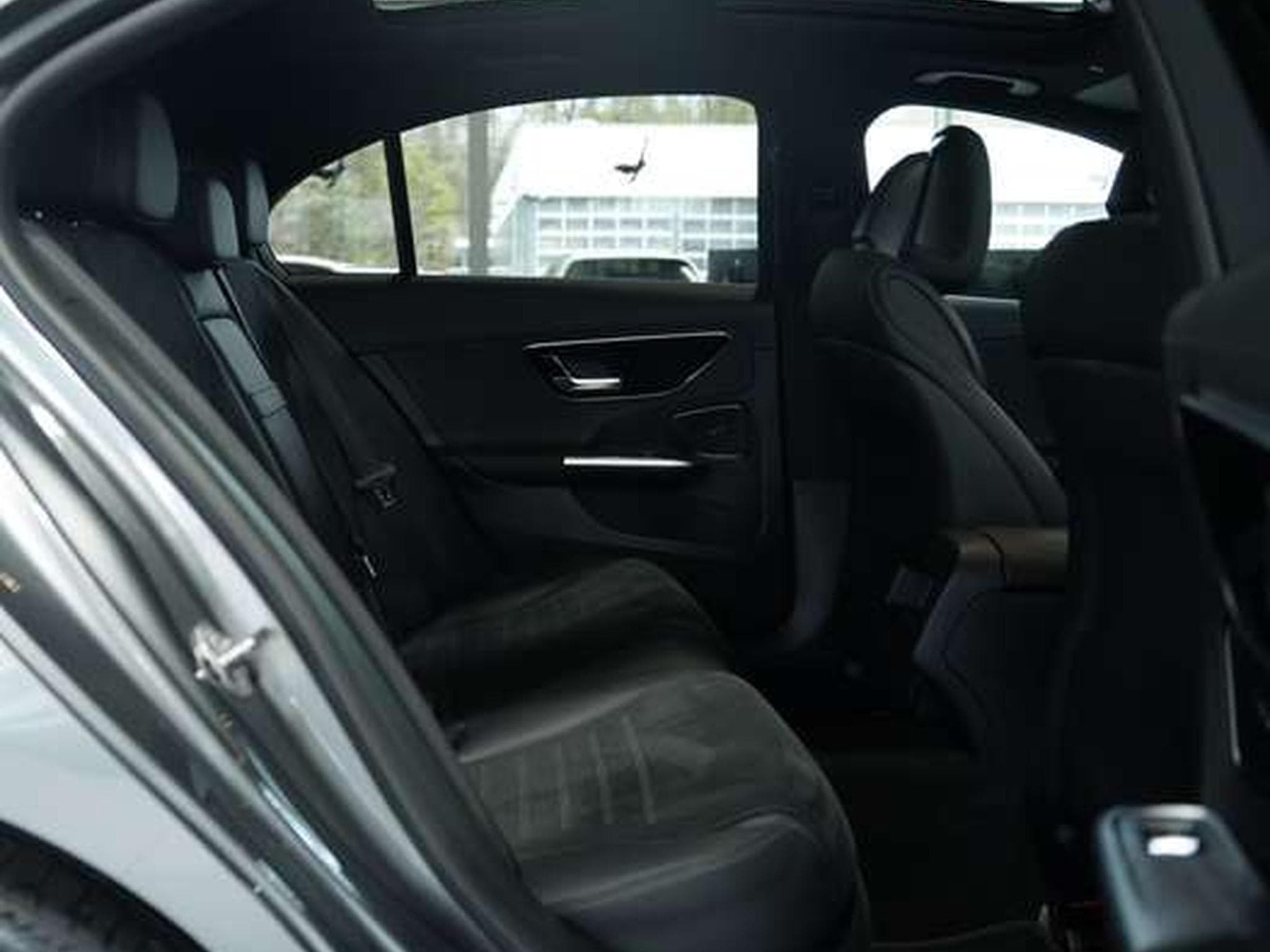 Mercedes C 200 Limousine AMG Line *1.HD *Pano *Night *ACC (2022) - Photo 23