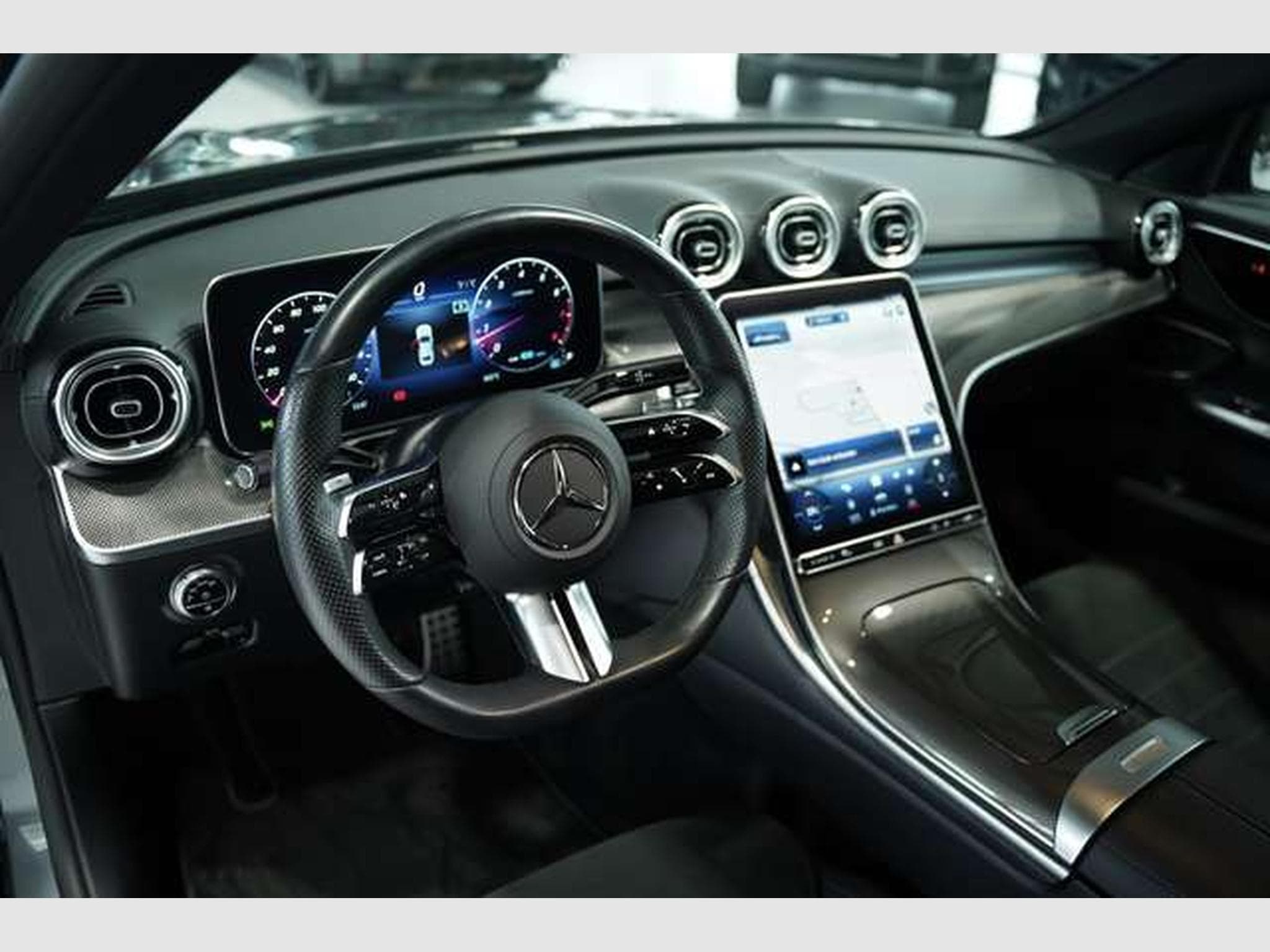 Mercedes C 200 Limousine AMG Line *1.HD *Pano *Night *ACC (2022) - Photo 31